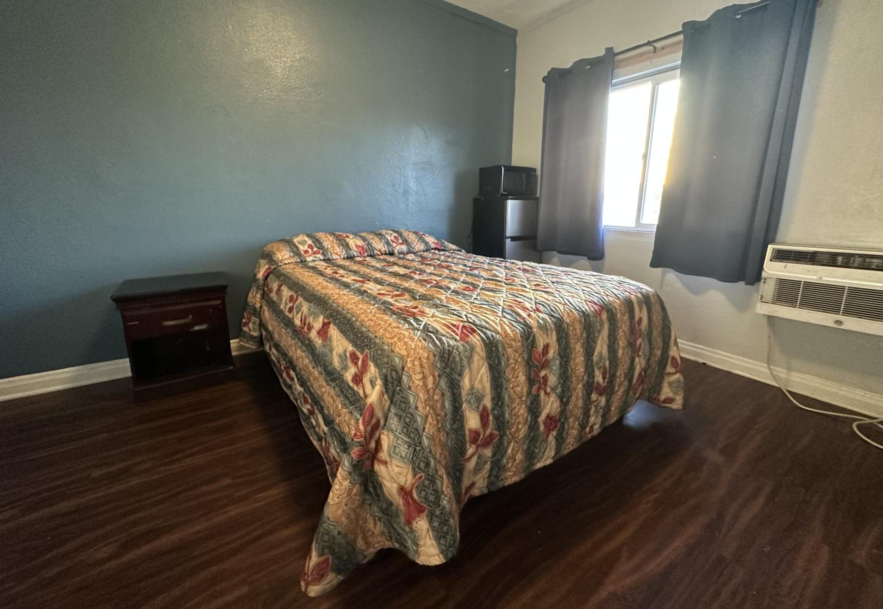 Standard Queen Room photo 3