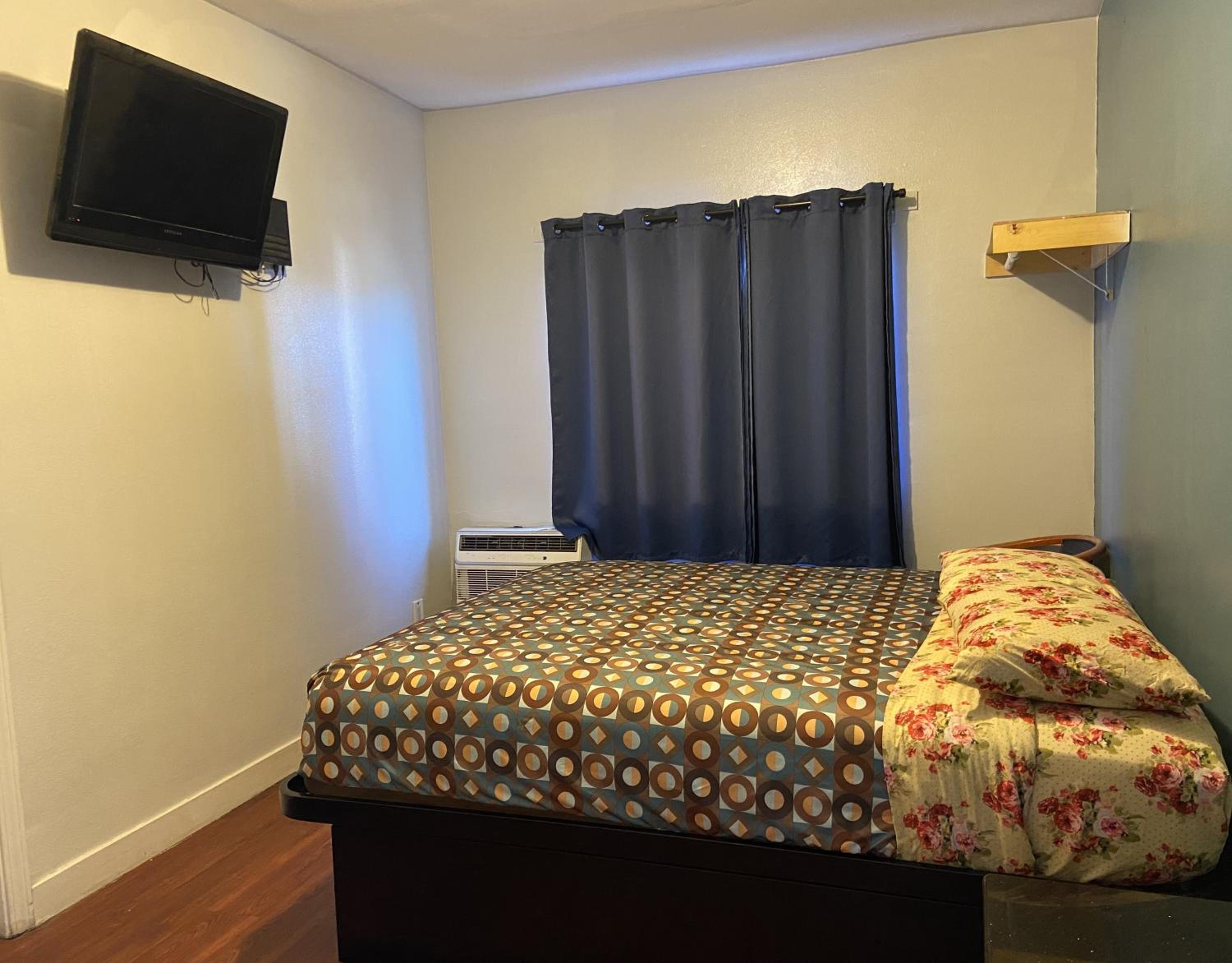 Standard Queen Room photo 1