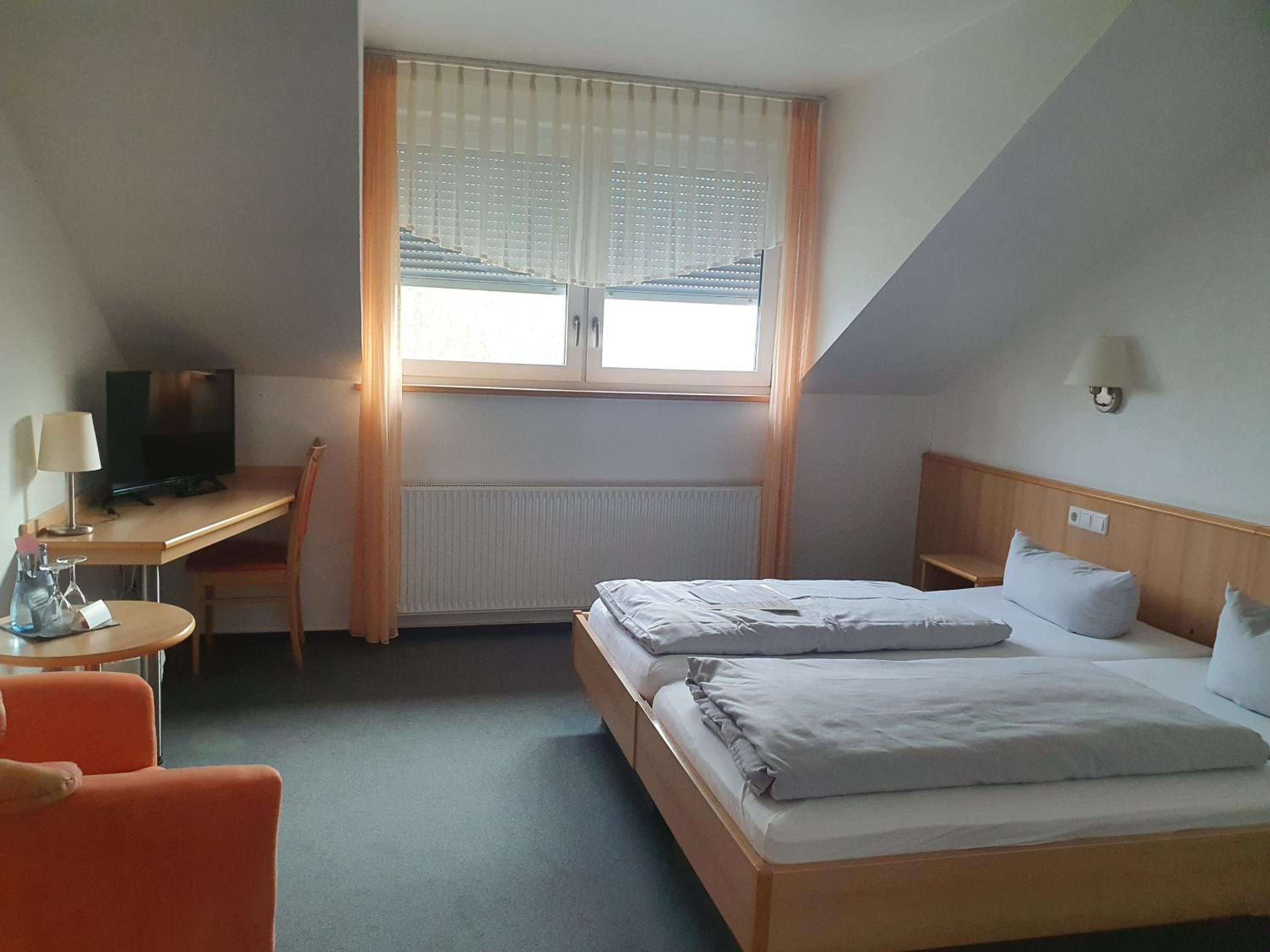 Superior Double or Twin Room - Photo 12