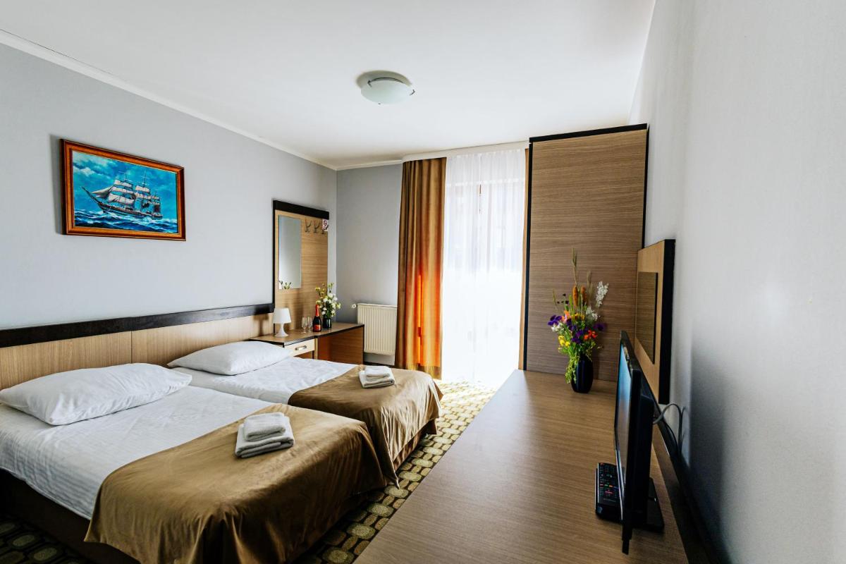 Double Room with Balcony photo 2