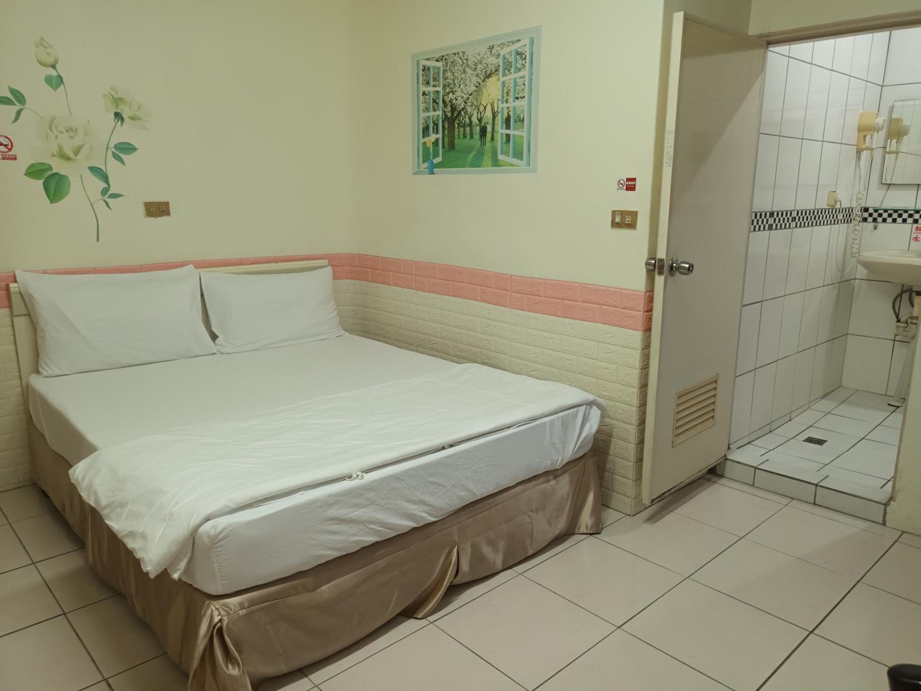 Double Room with Private Bathroom photo 1