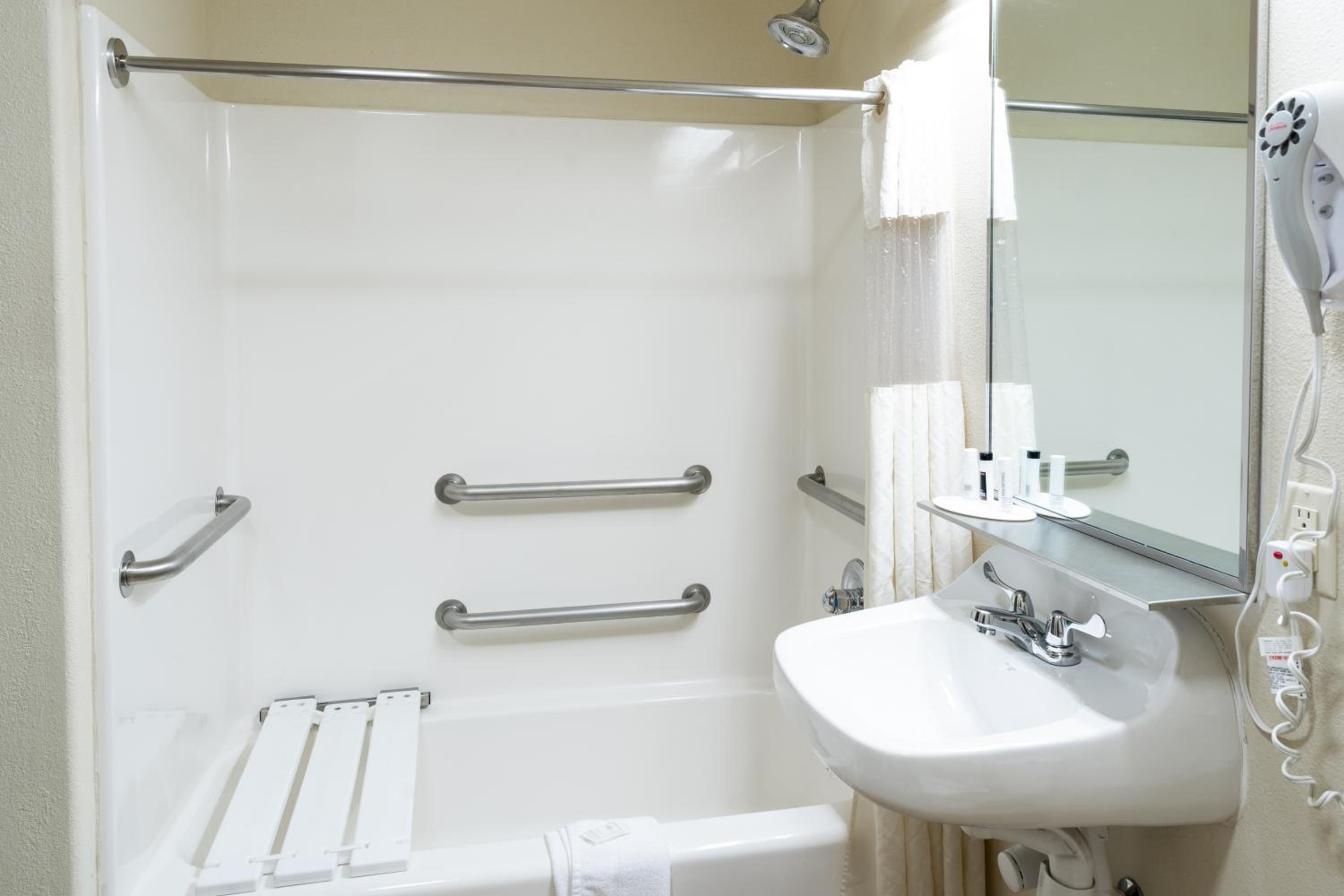 King Room - Disability Access/Non-Smoking