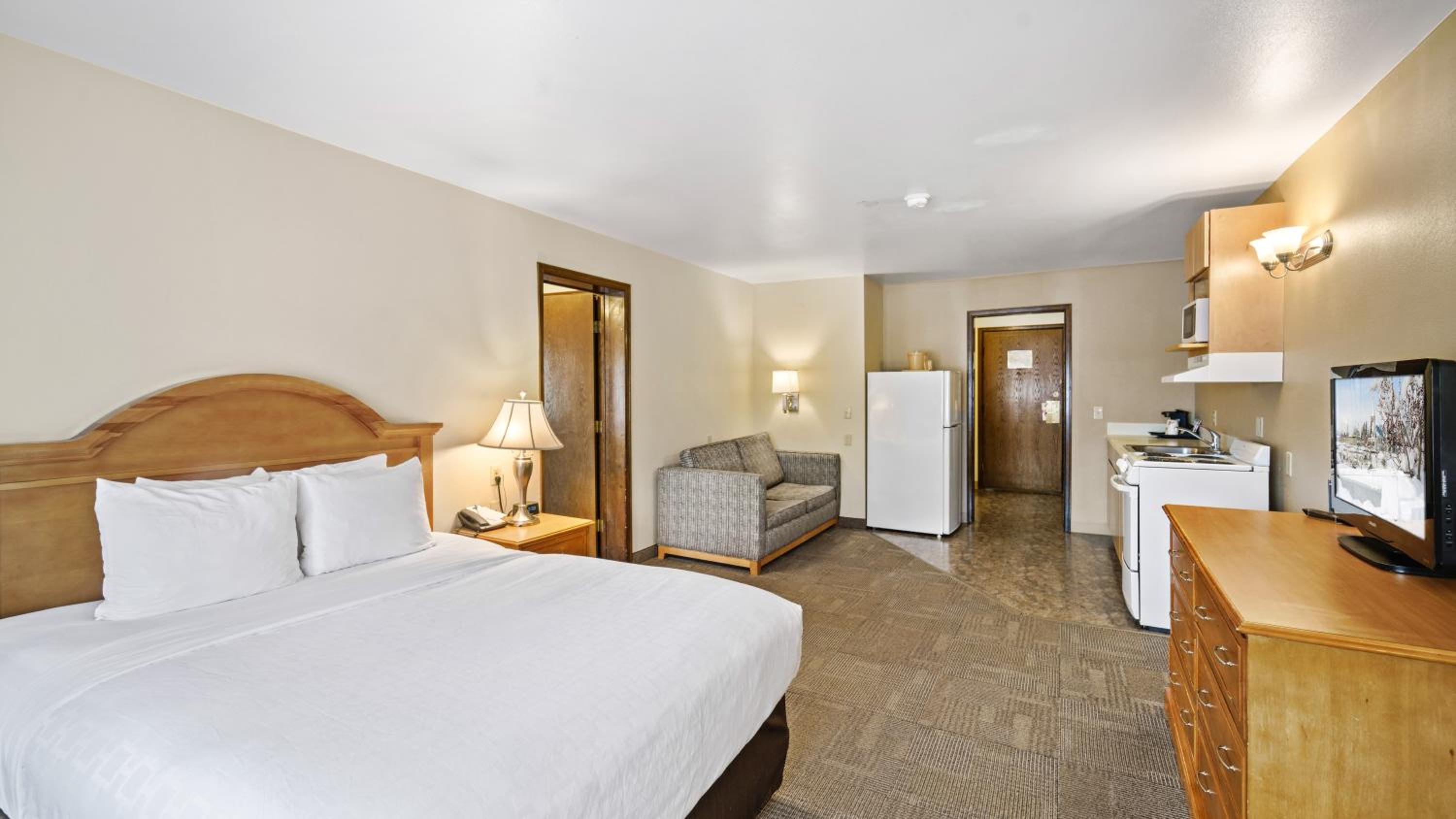 Efficiency Queen Room with Two Queen Beds - Non-Smoking - Photo 6