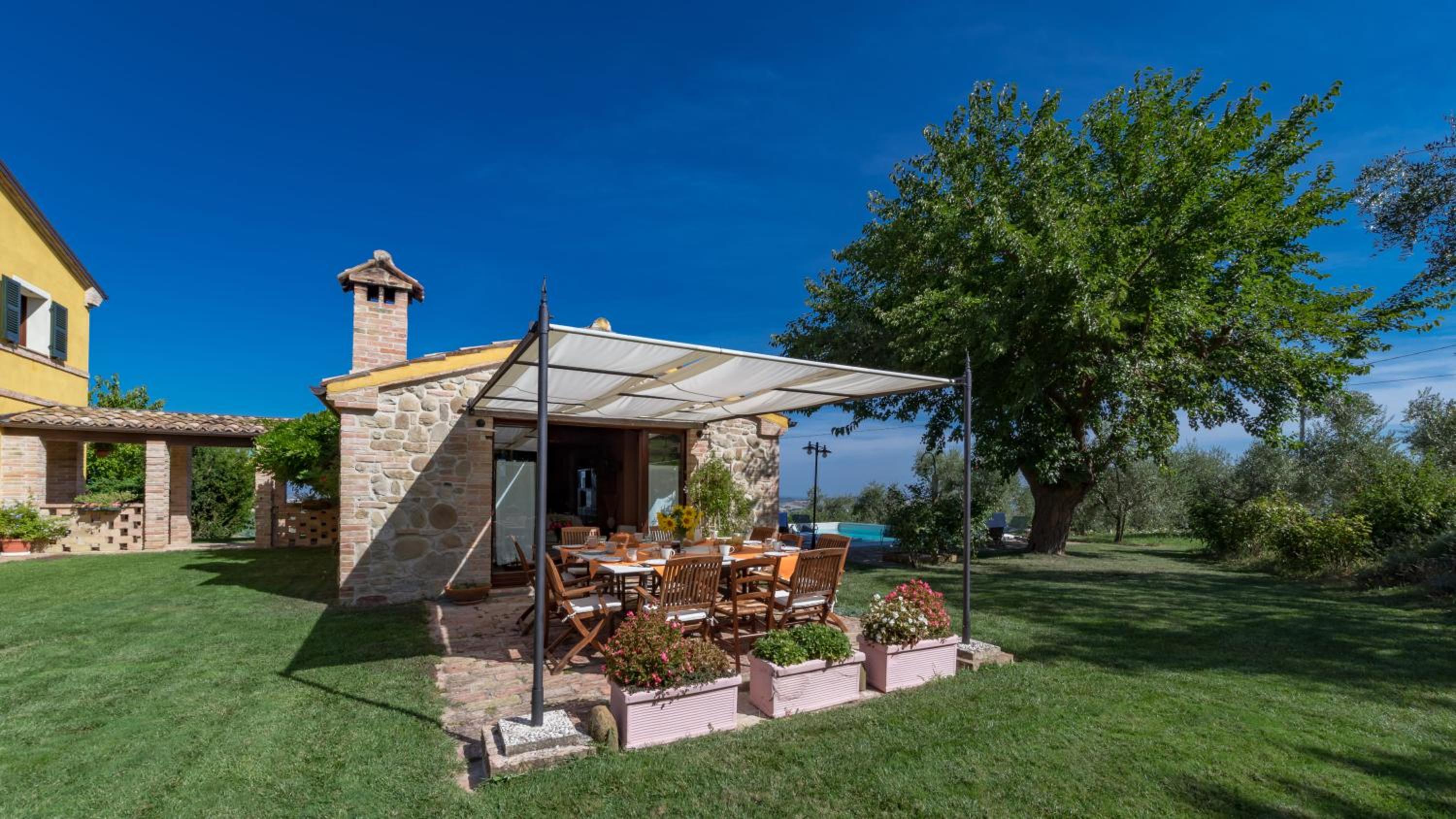 Villa photo 3