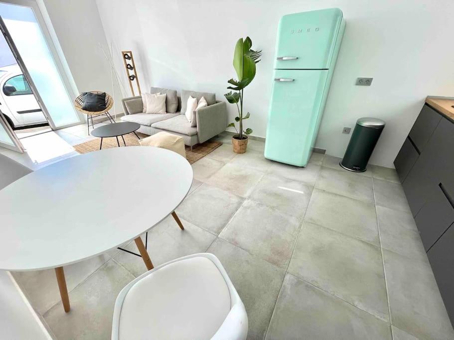 One-Bedroom Apartment photo 3