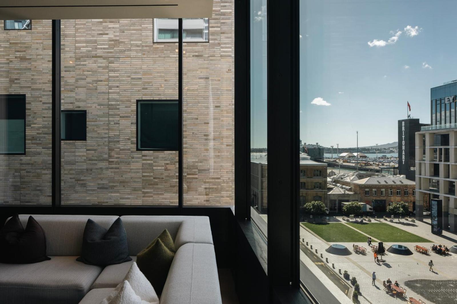 King Suite with Harbor View - Hohi - Photo 2