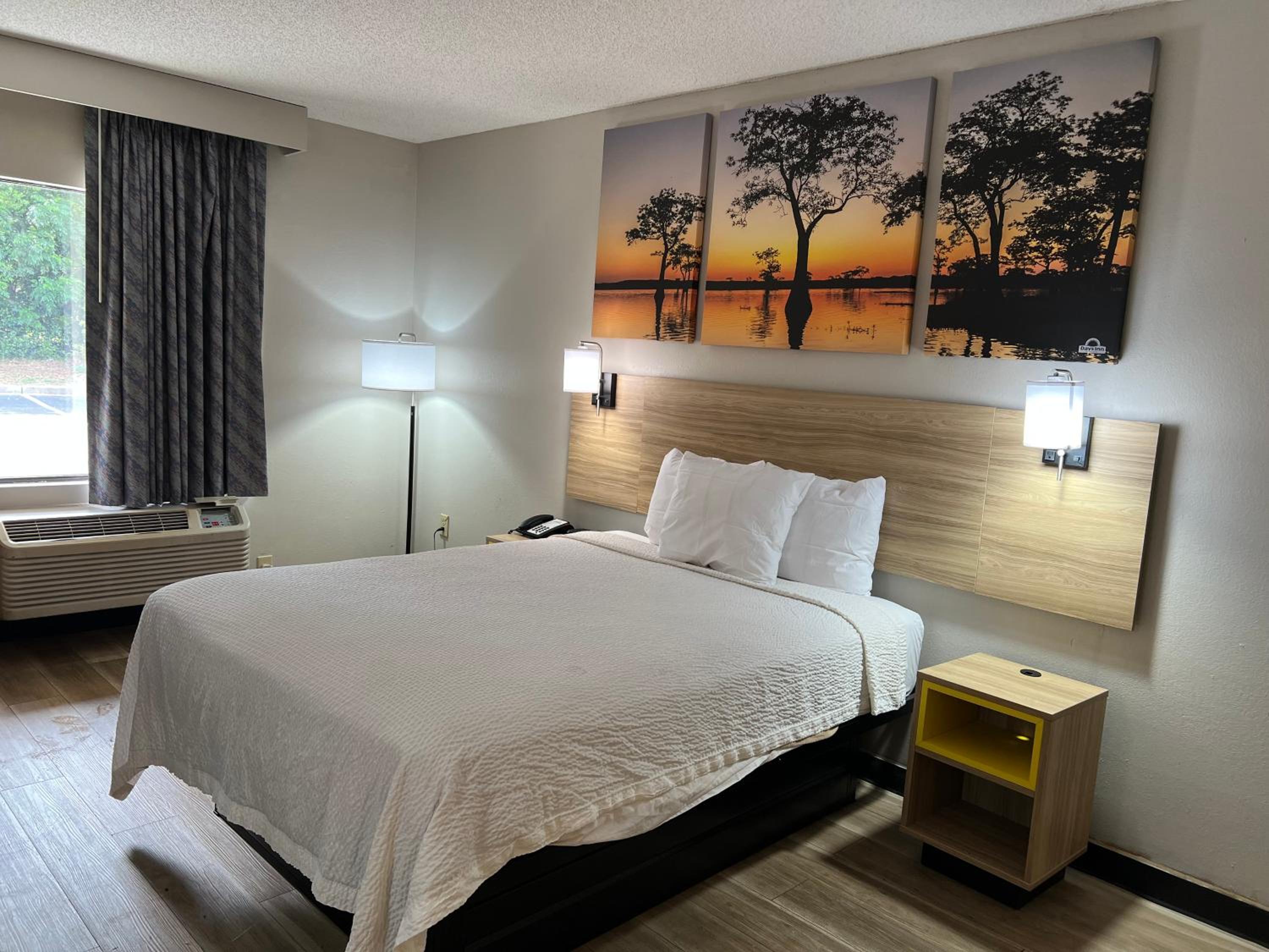 Queen Room - Photo 9