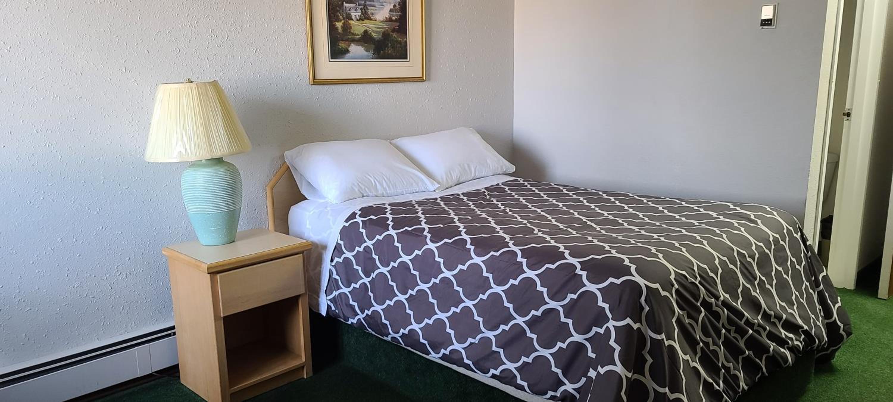 Standard Queen Room photo 3