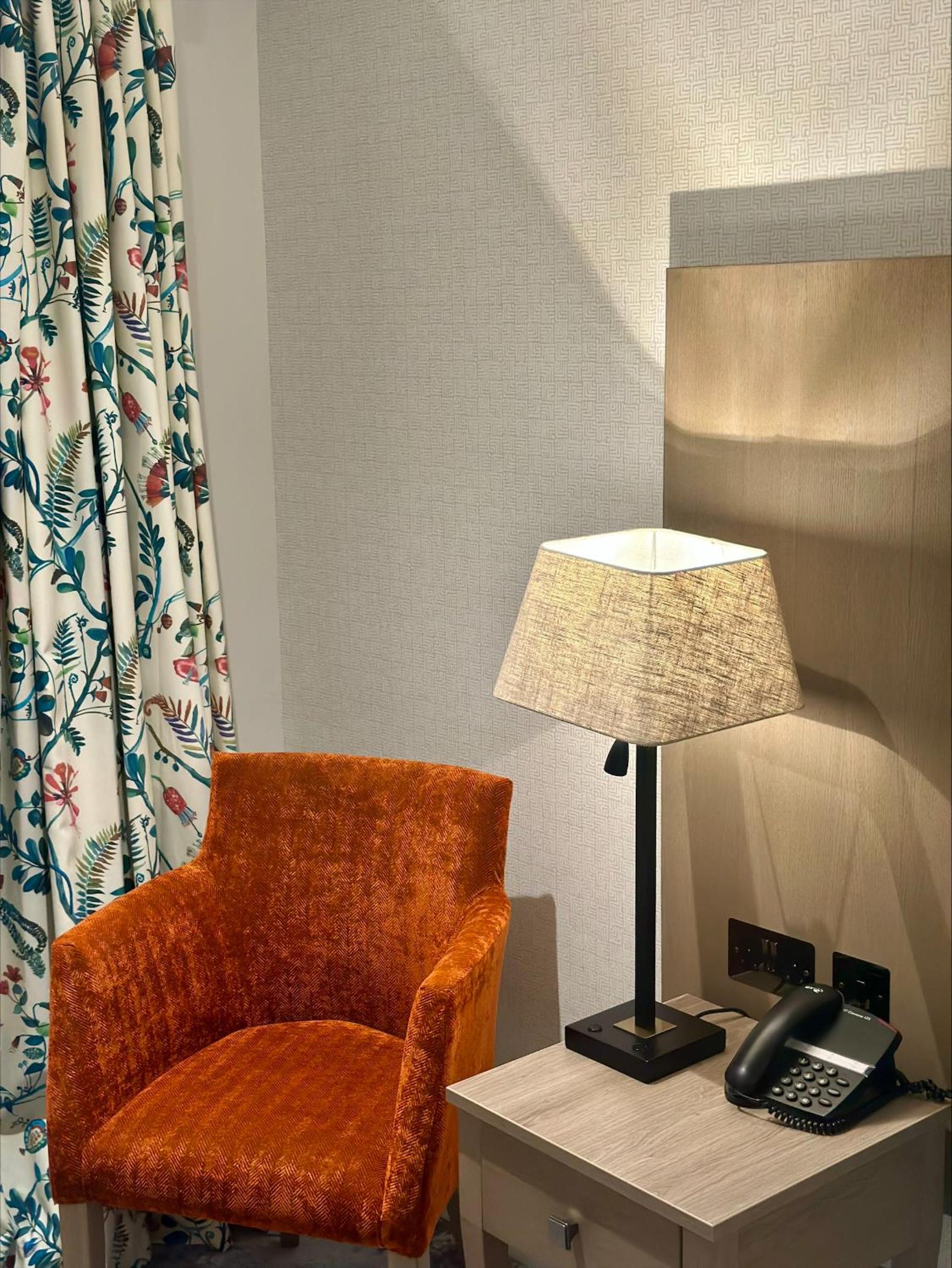 Standard Twin Room - Photo 3