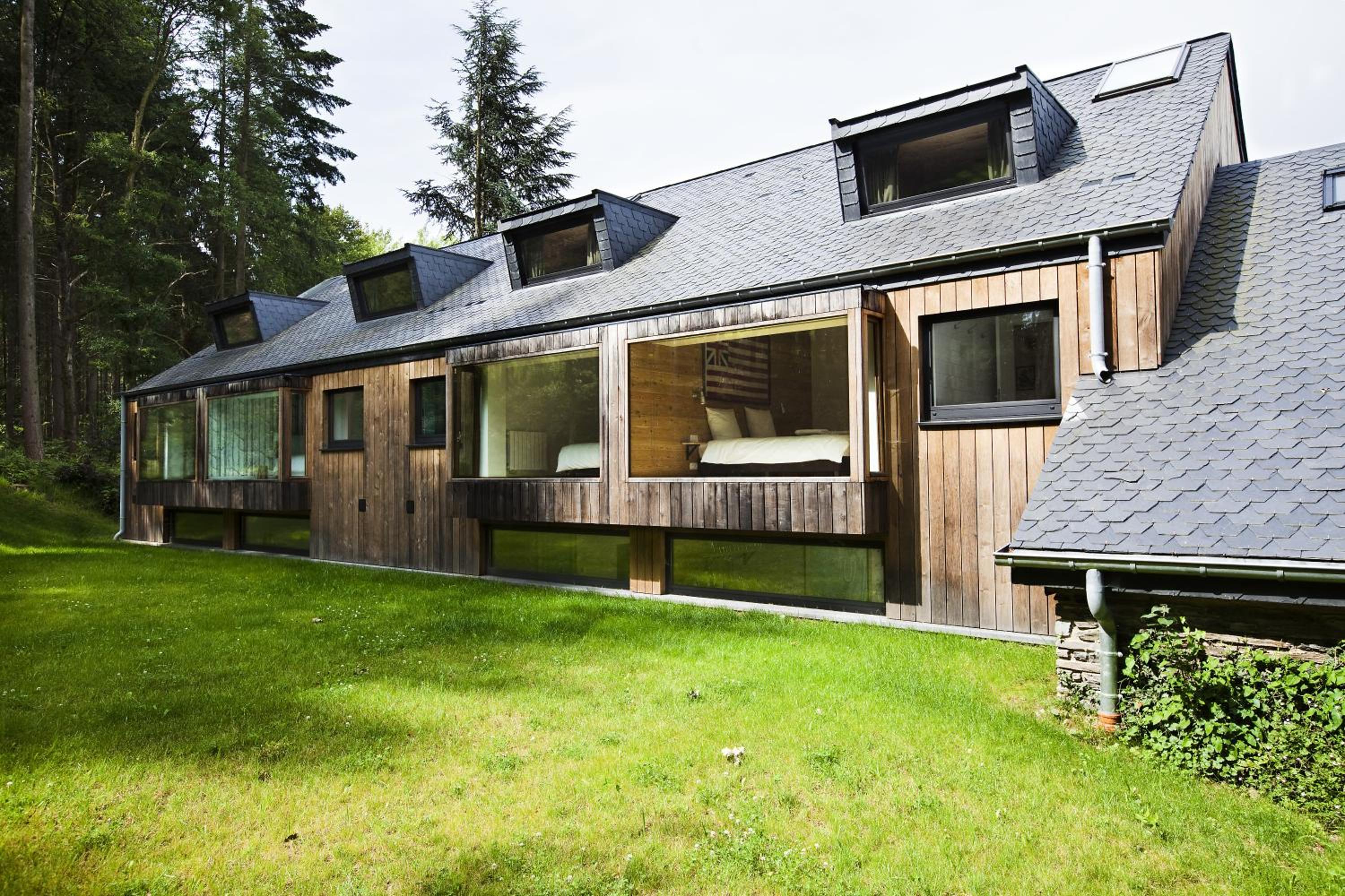Three-Bedroom House photo 2