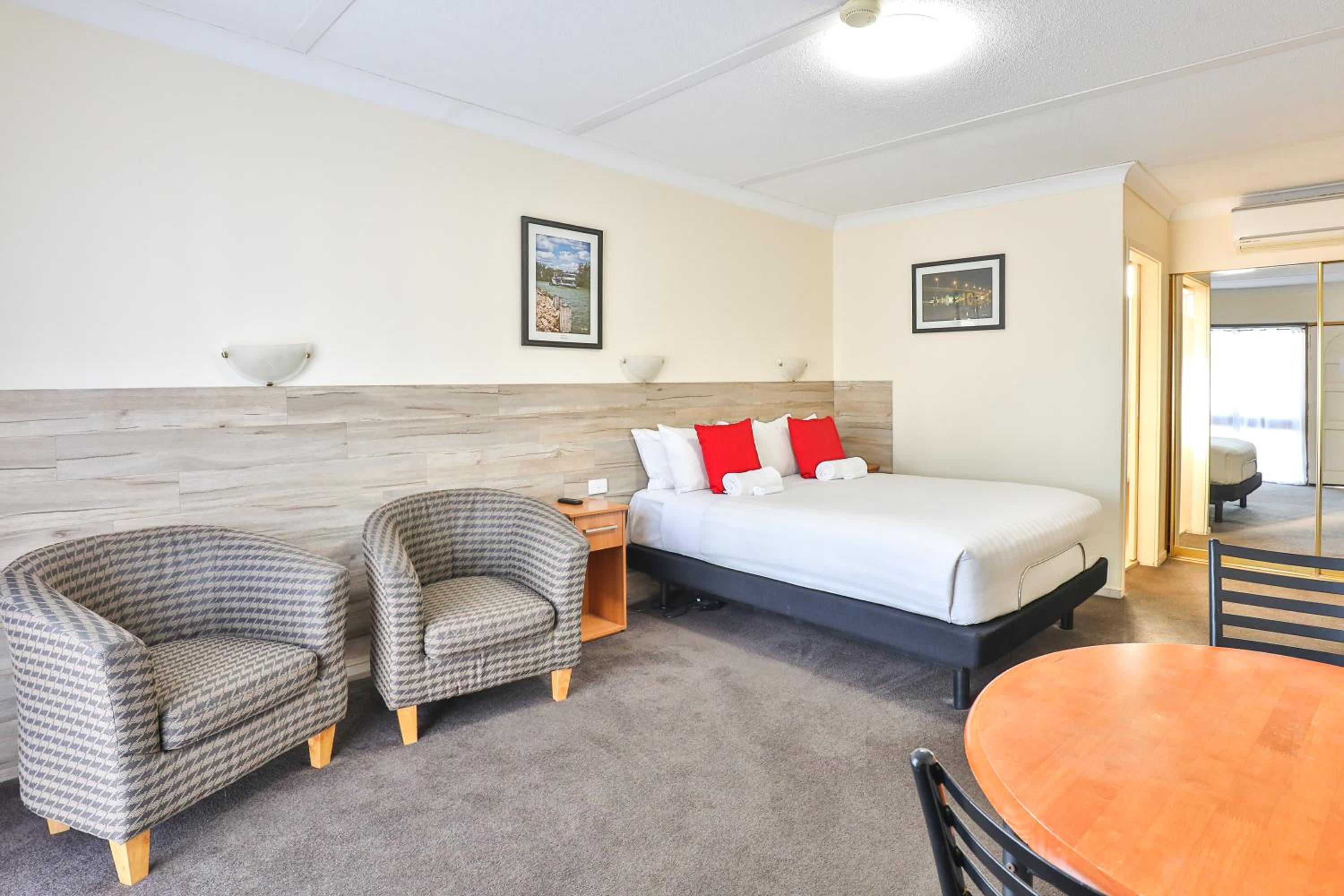 Standard Queen Room photo 1