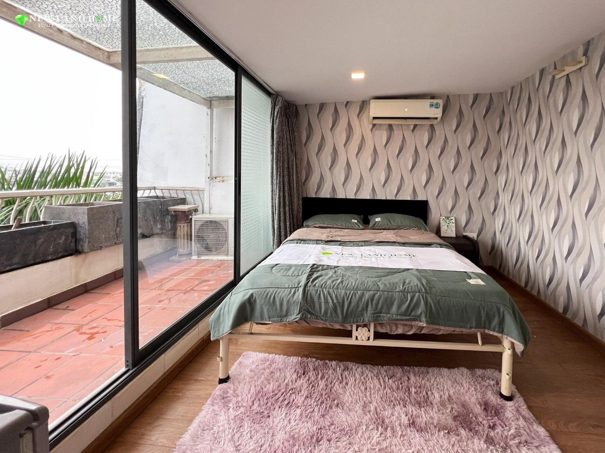 Studio With Terrace