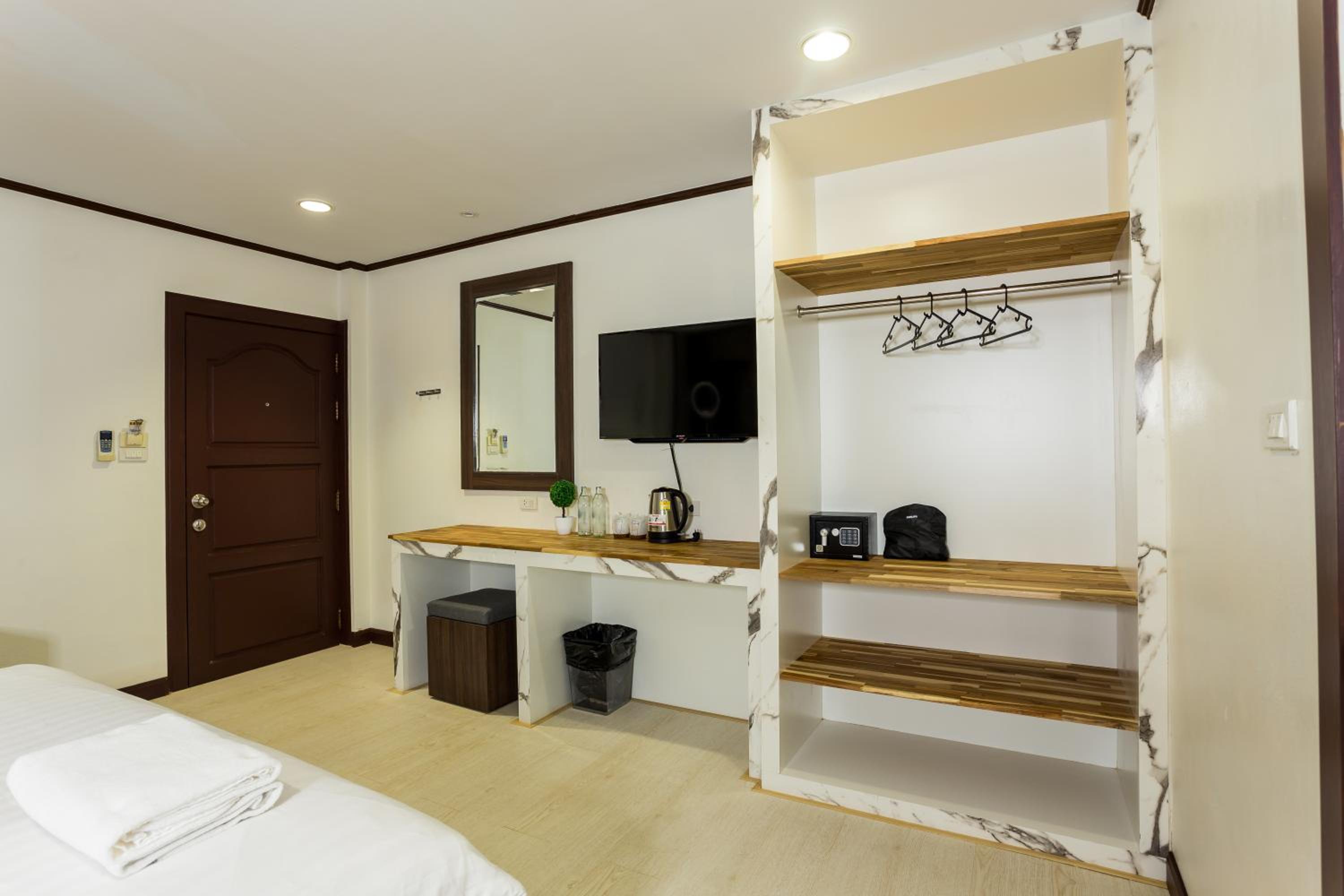 Deluxe Double Room with Bath
