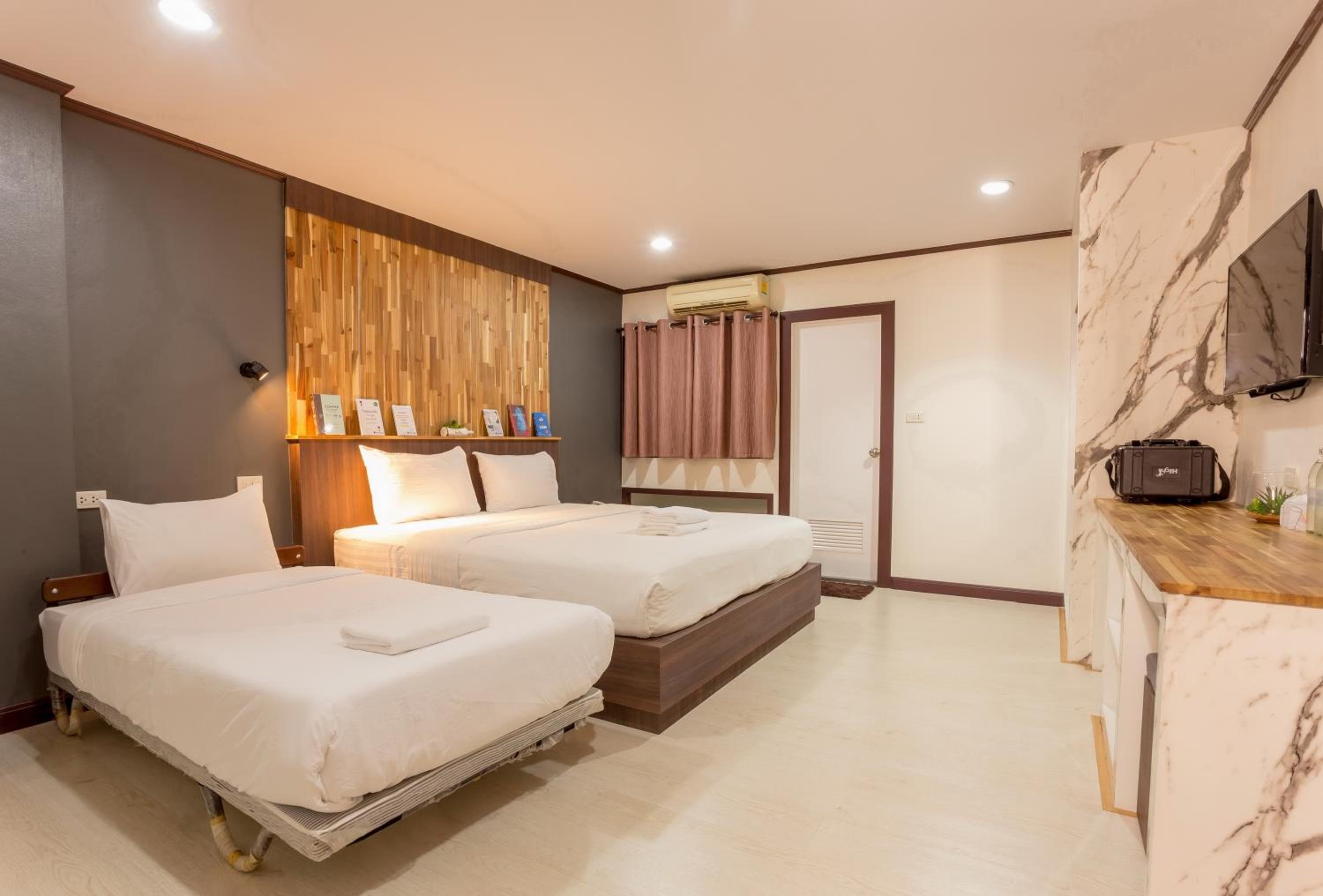 Superior Triple Room photo 3