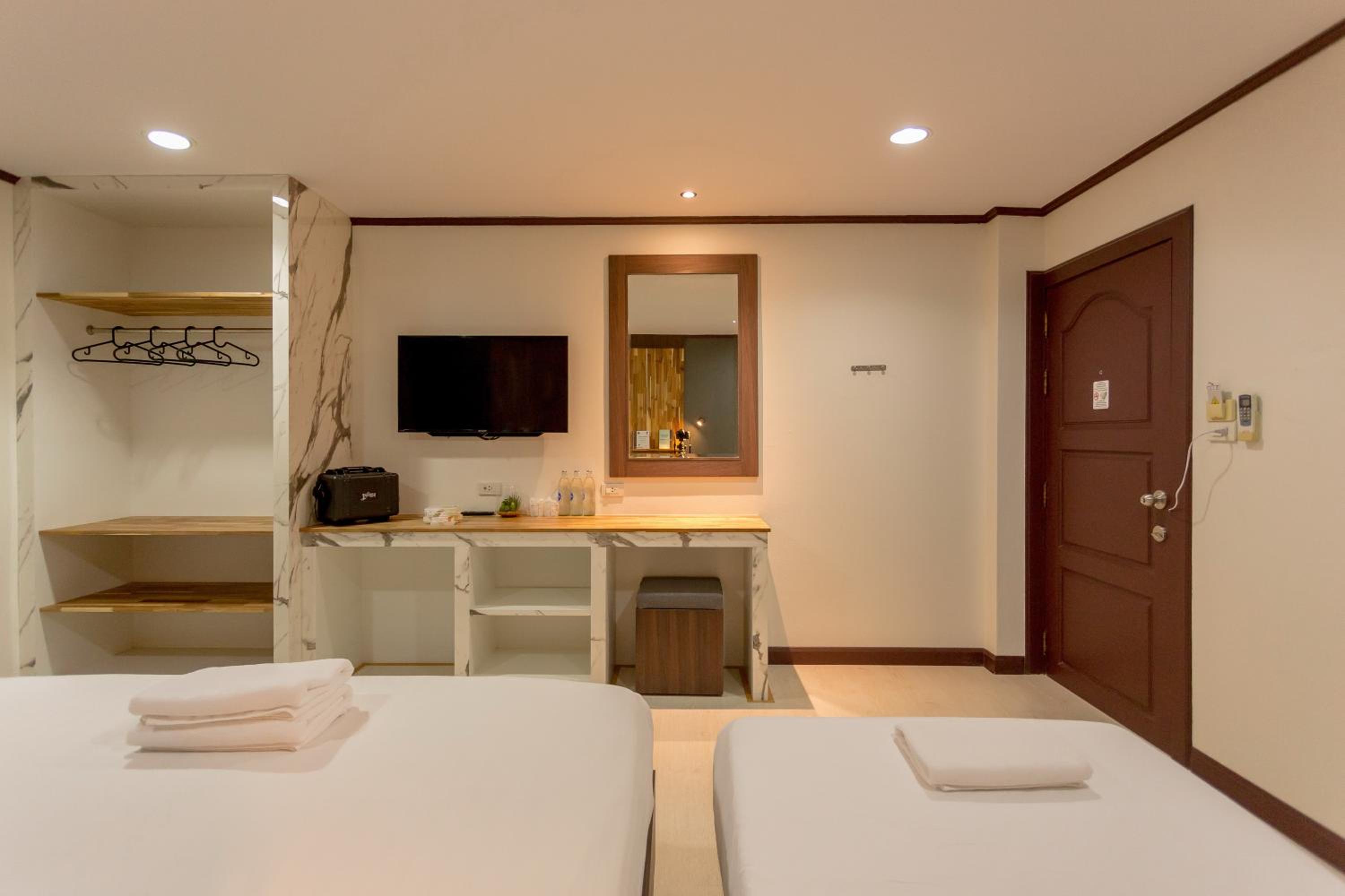 Superior Triple Room photo 2