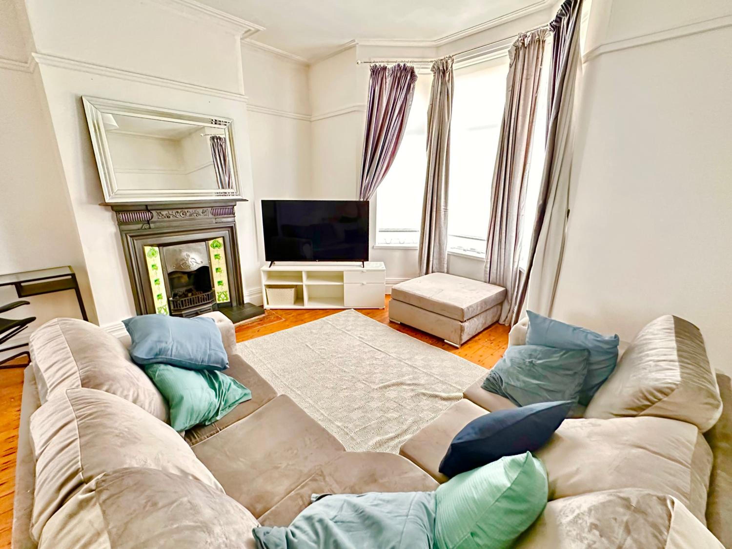 Three-Bedroom House photo 2
