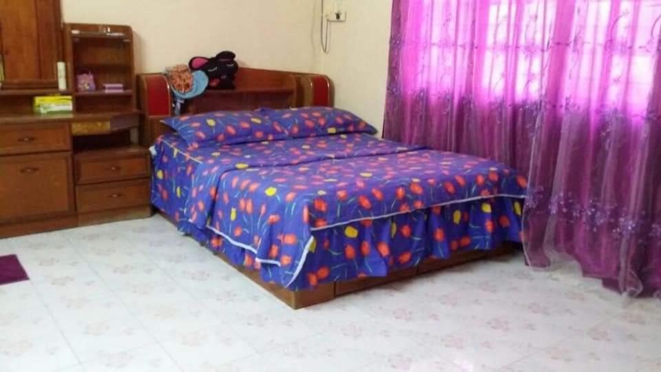 Three-Bedroom House photo 2
