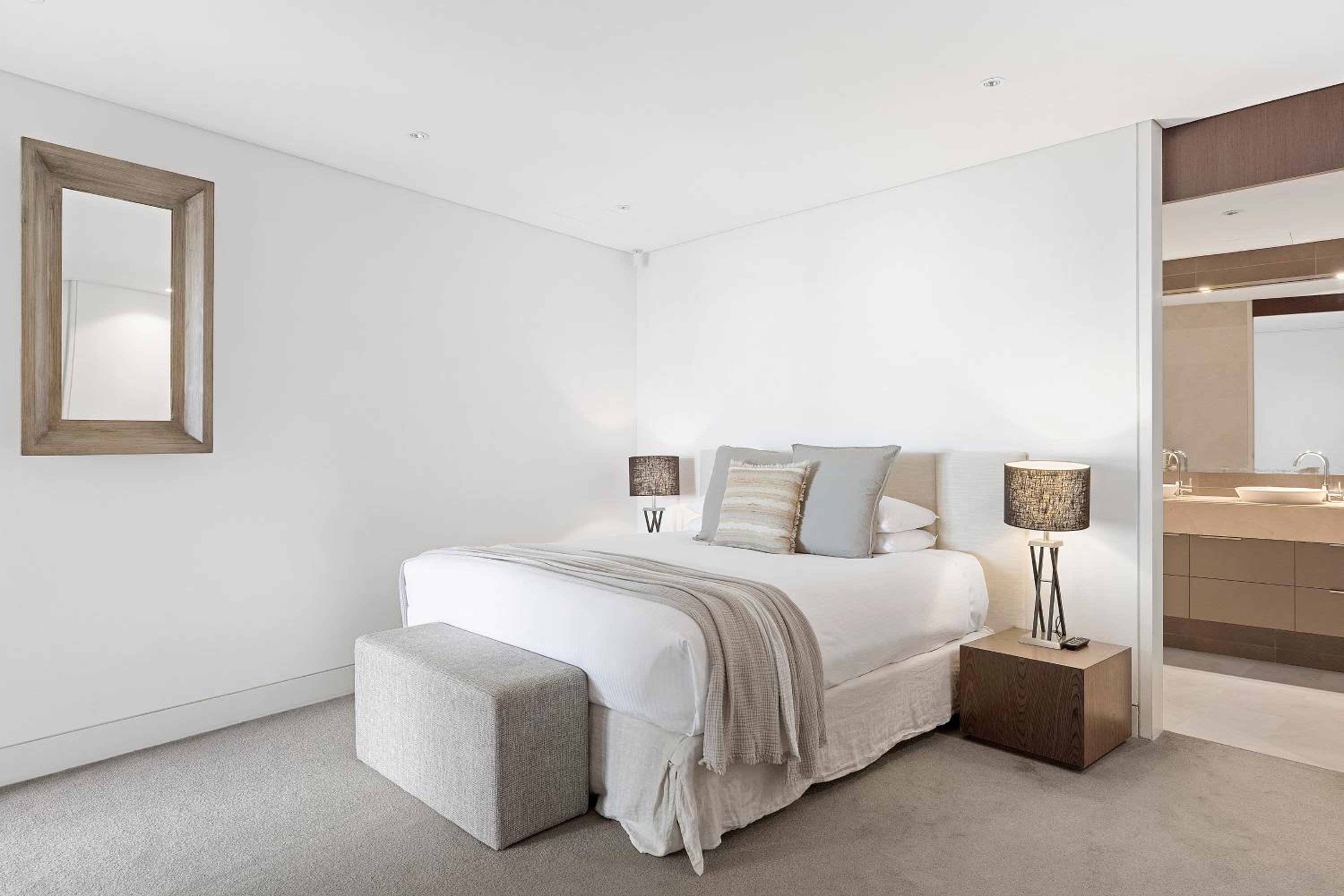 Luxury One-Bedroom Apartment - Pool Level 101