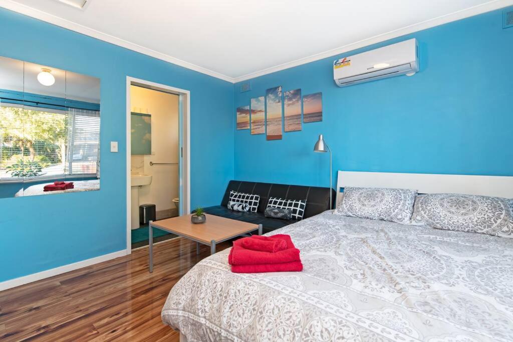 Two-Bedroom Apartment photo 3