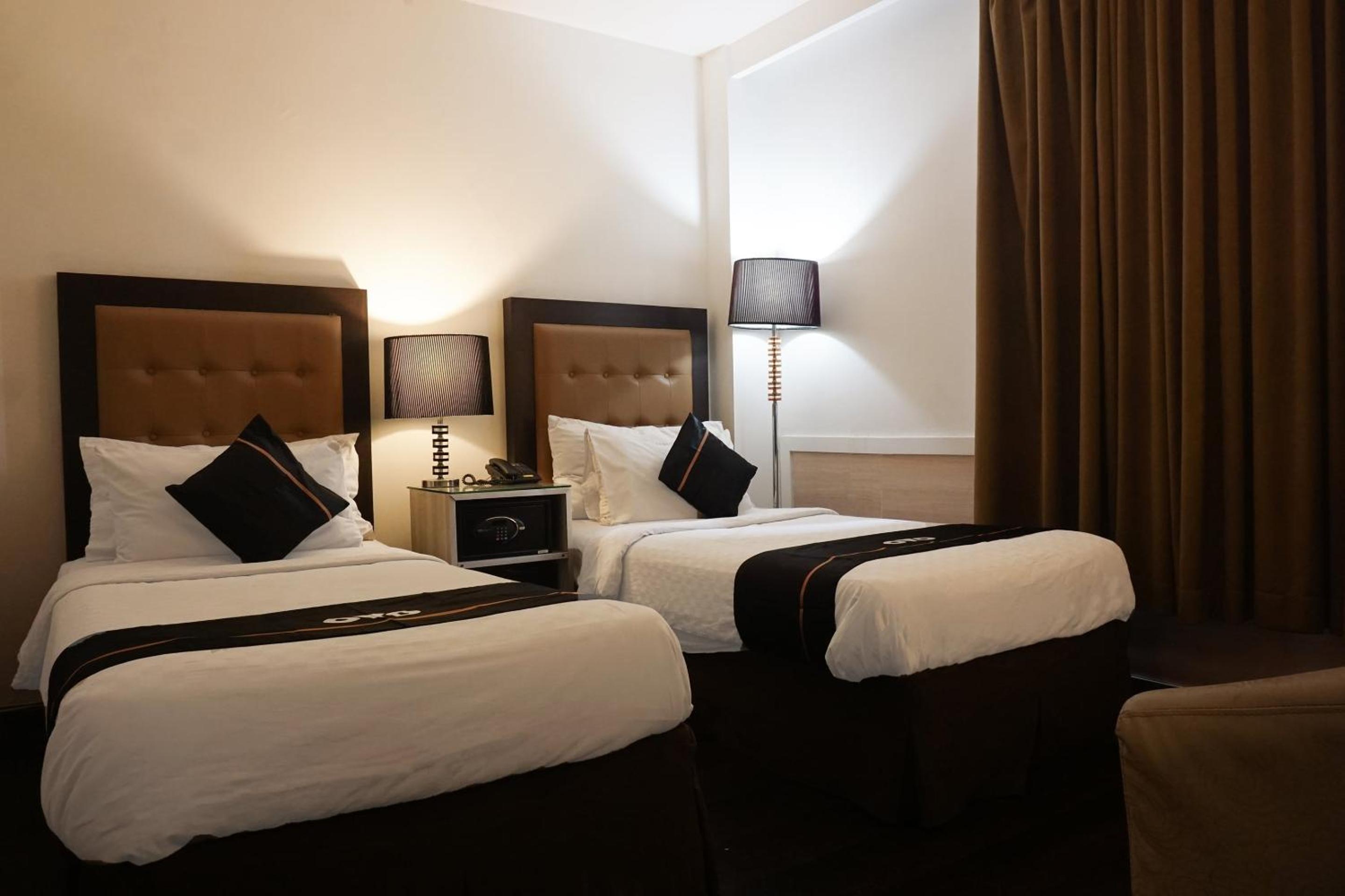 Standard Twin Room - Photo 3