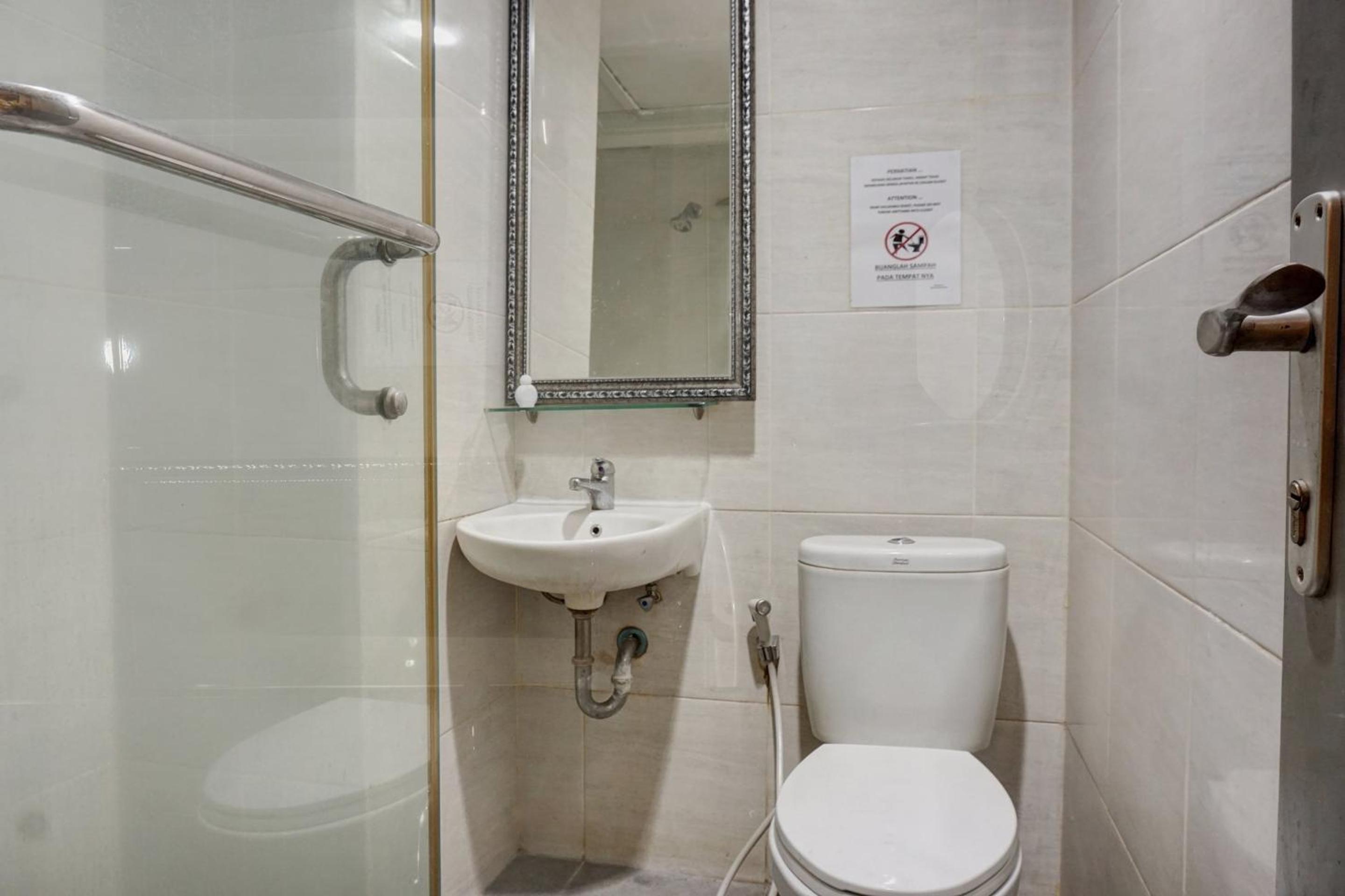 Standard Twin Room - Photo 2