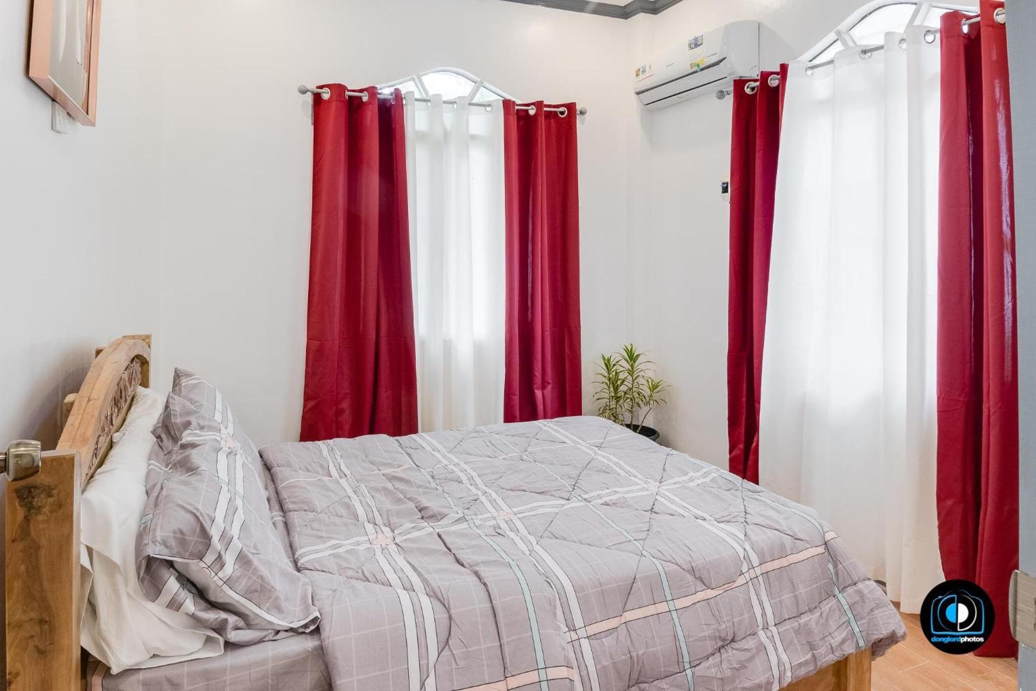 Three-Bedroom House photo 1
