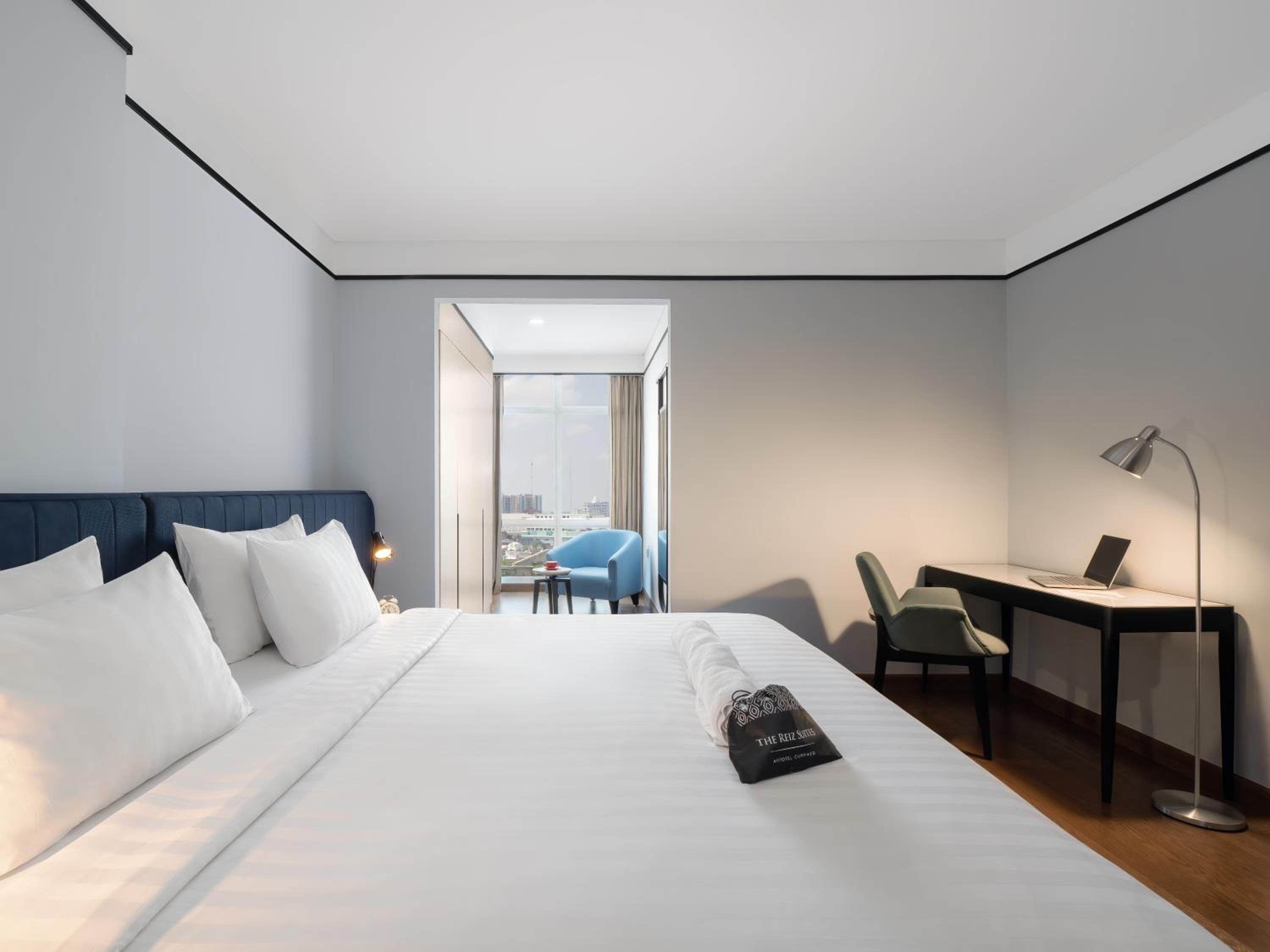 Two-Bedroom Suite - Photo 3