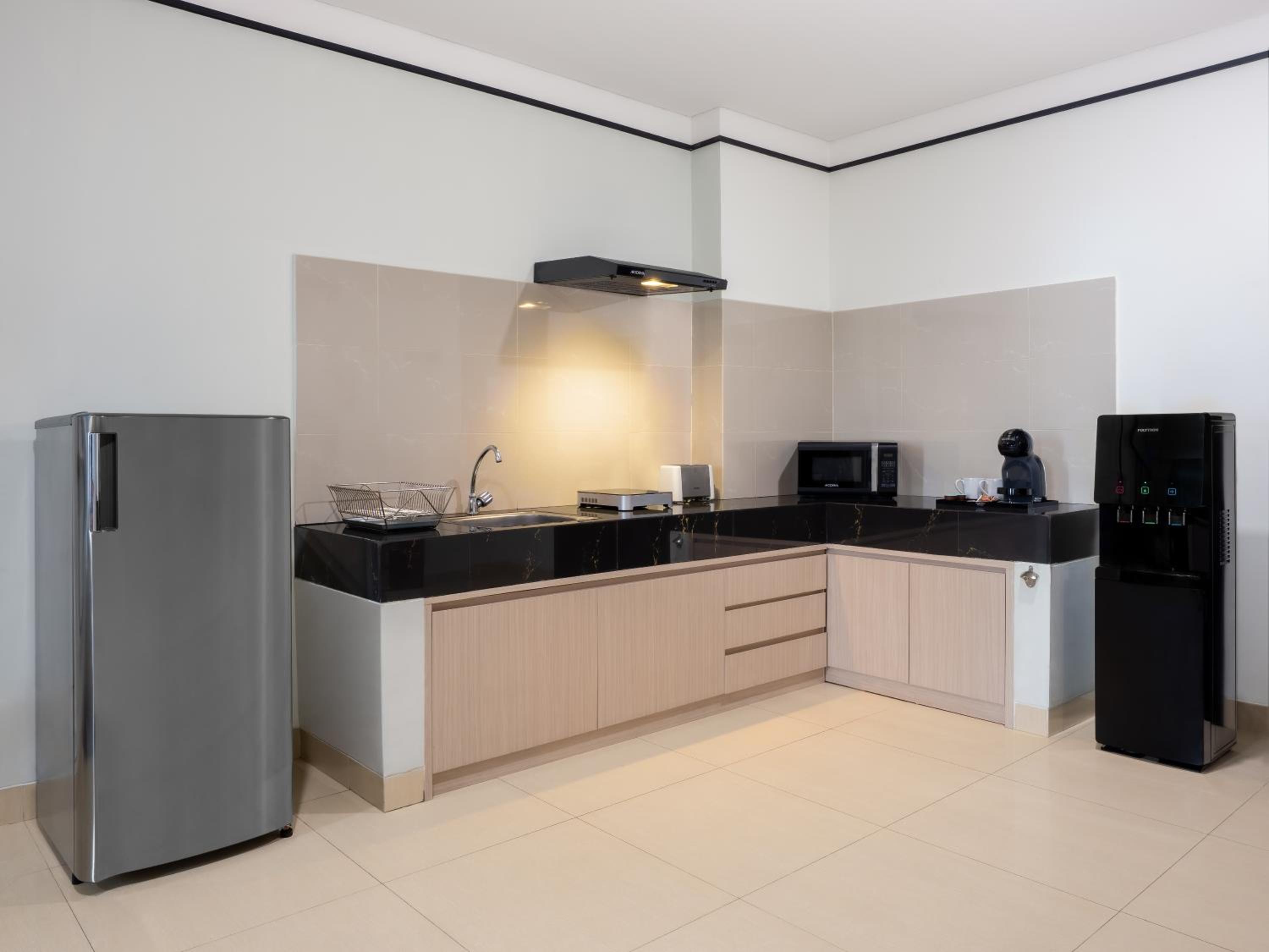 Two-Bedroom Suite - Photo 2