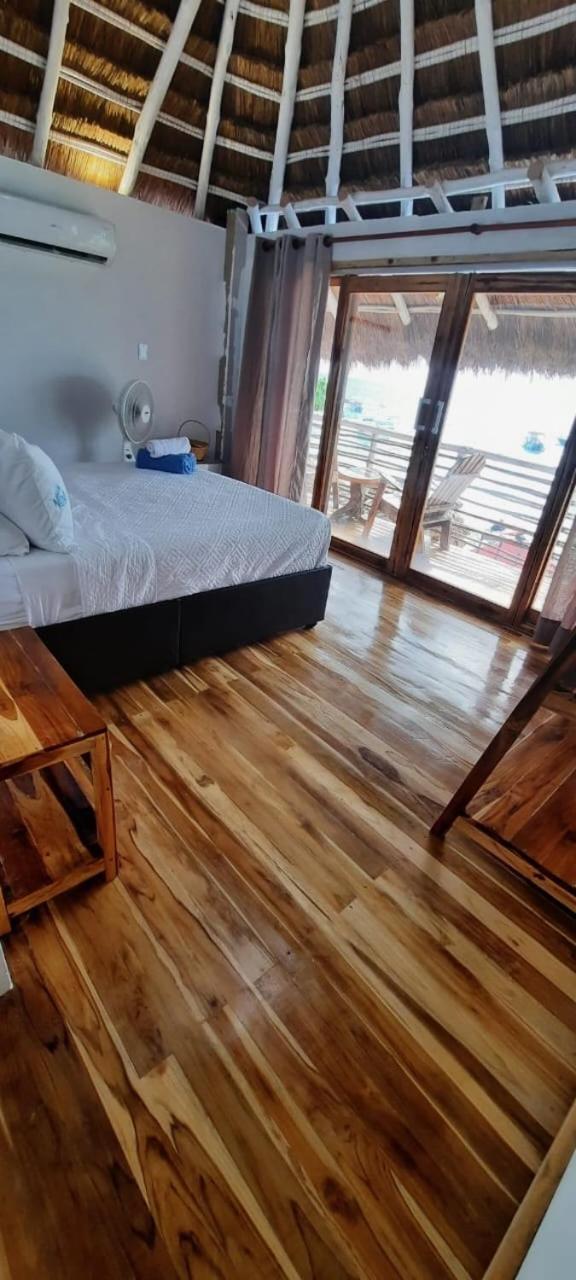Bungalow - Beach Front photo 1