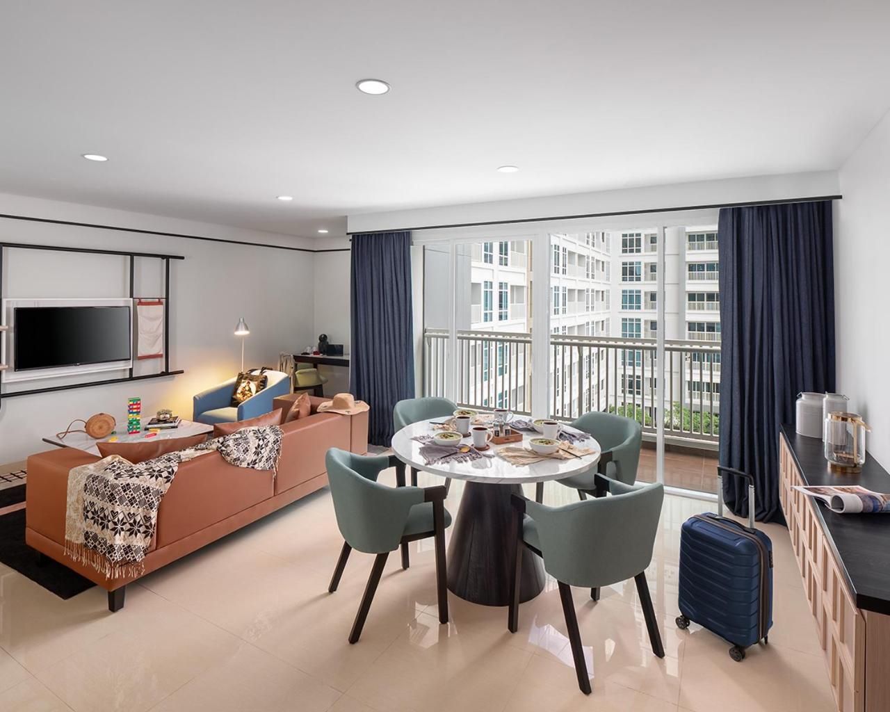 Suite - Photo 5