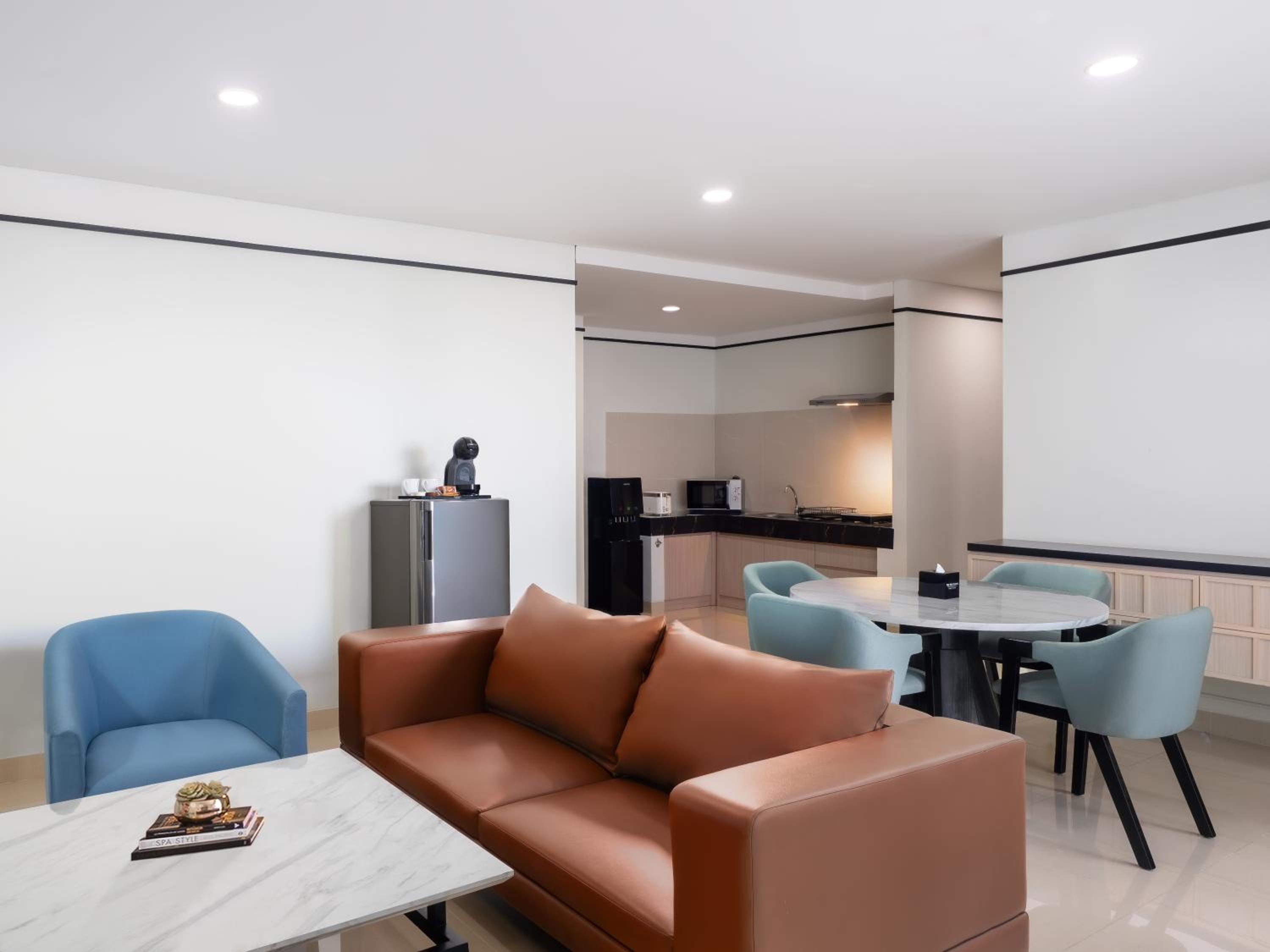 Suite - Photo 4