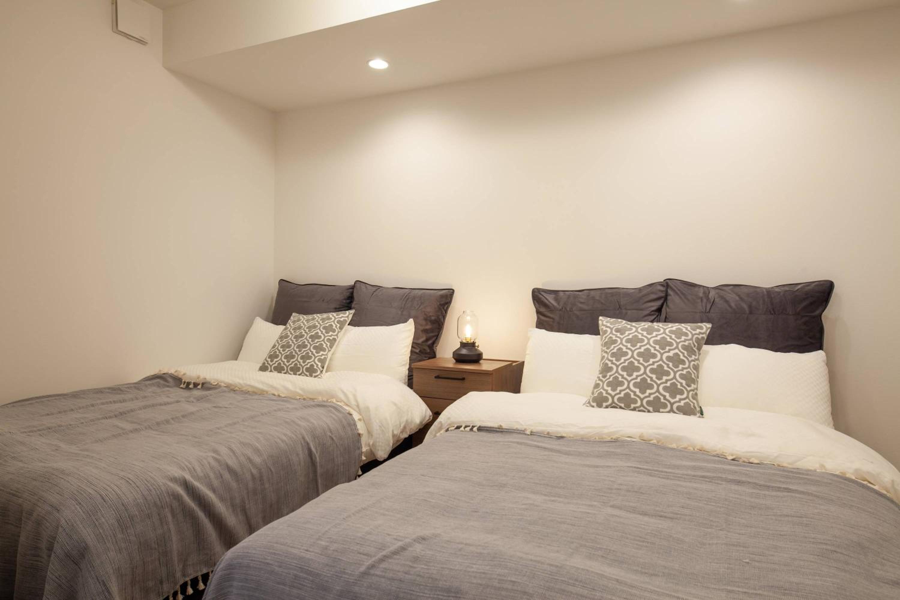 One-Bedroom Apartment photo 1