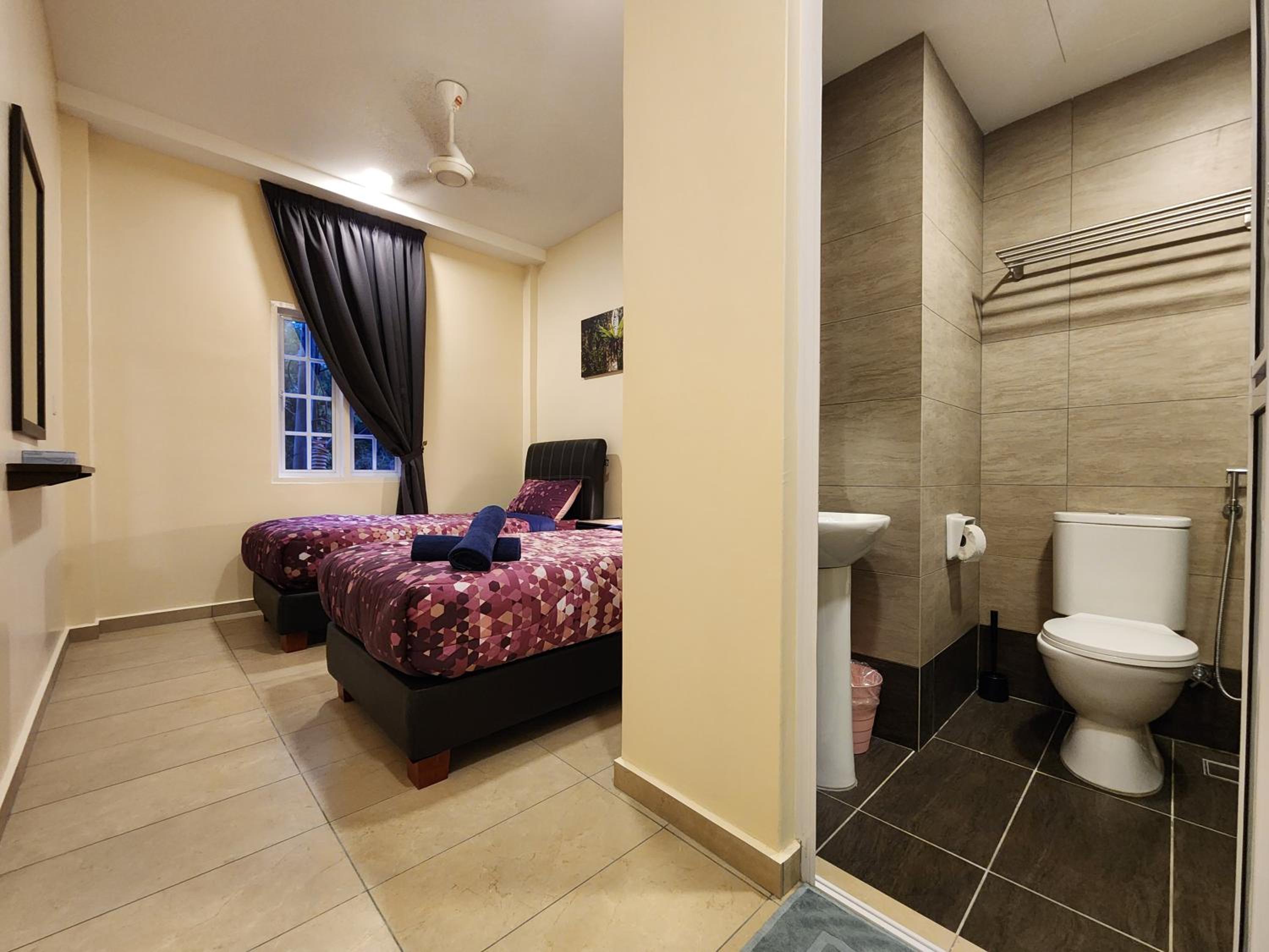 Twin Room with Bathroom (2 pers) - 2nd Floor