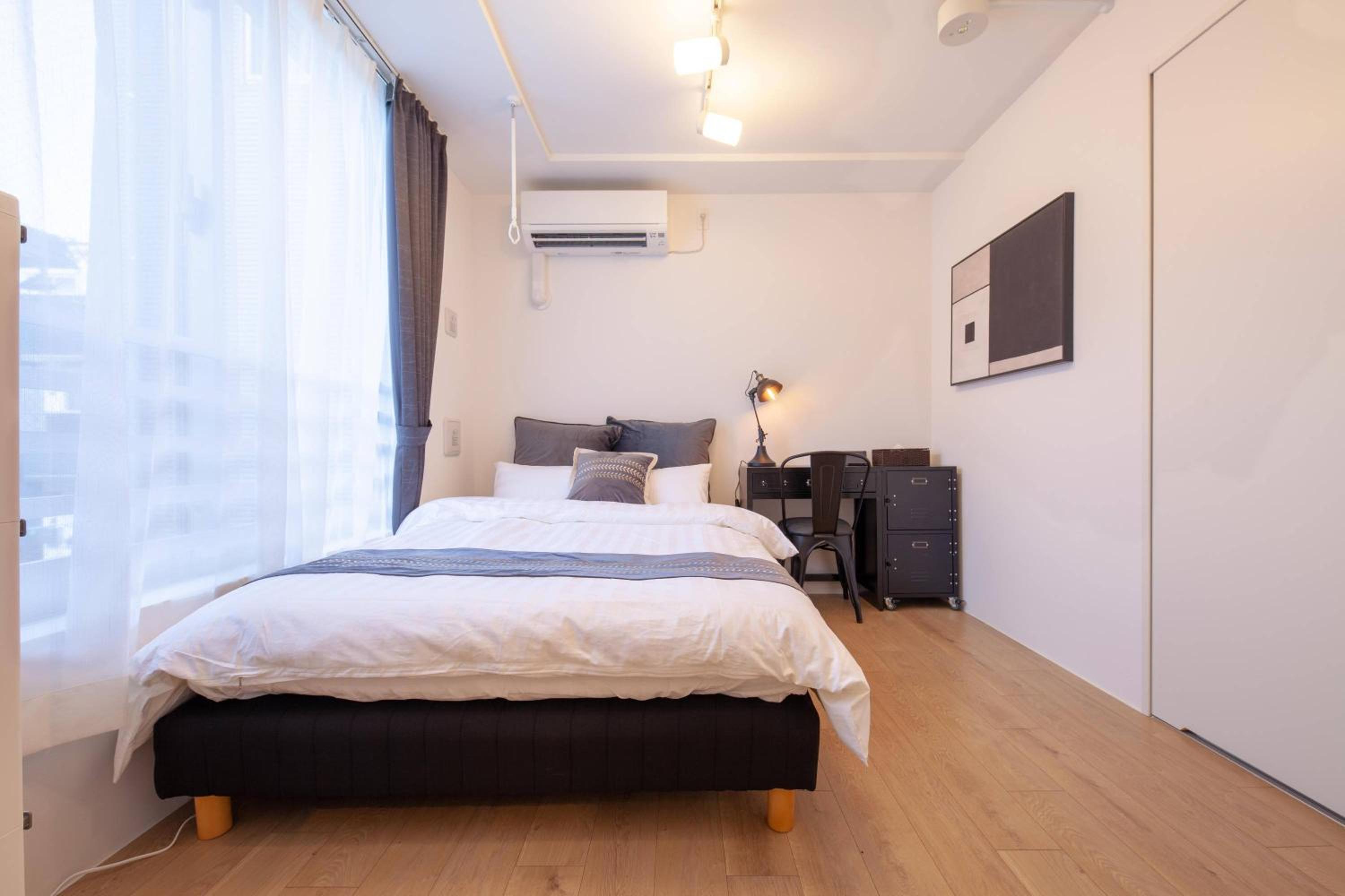 One-Bedroom Apartment photo 2