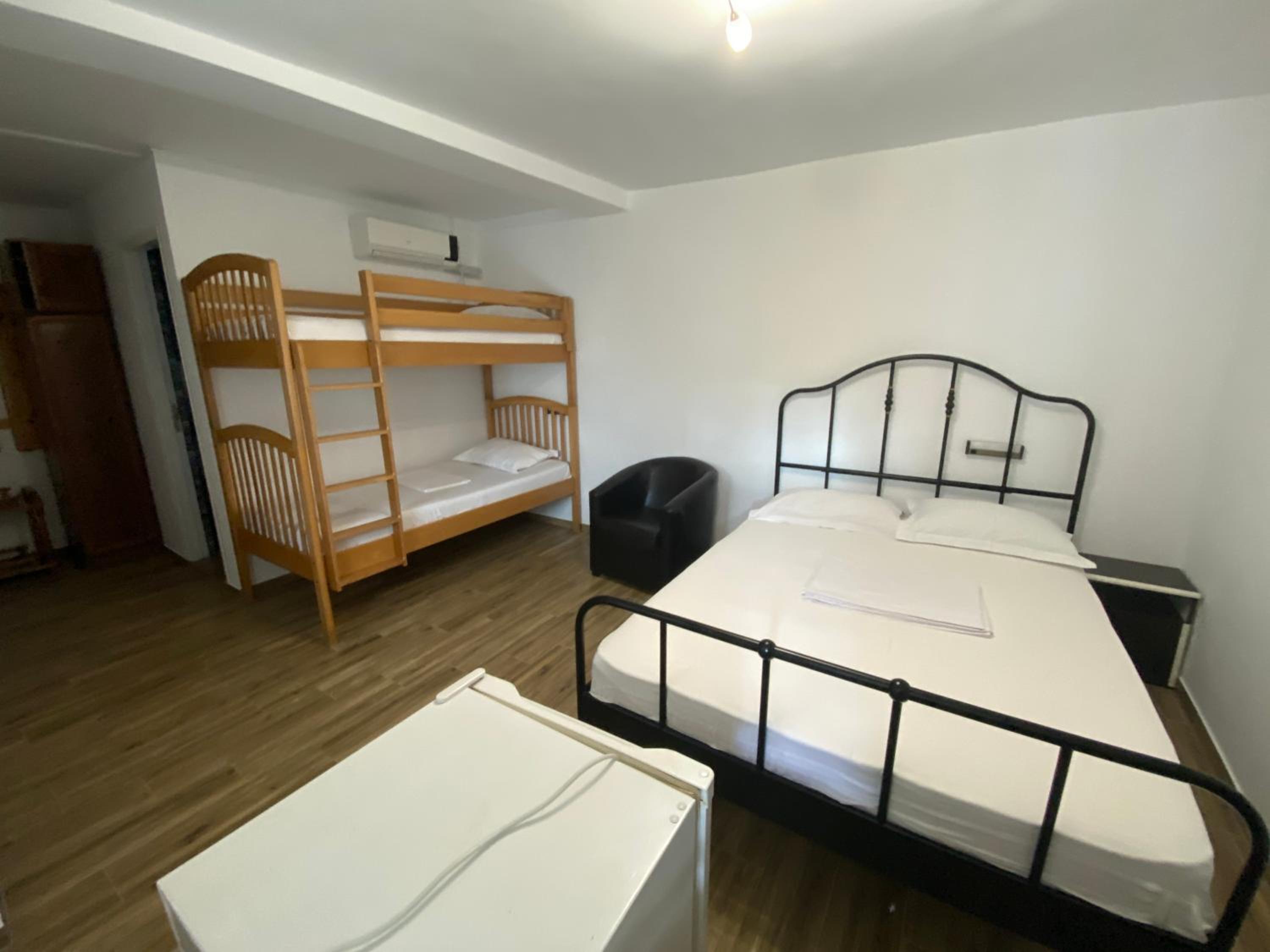 Quadruple Room with Private Bathroom
