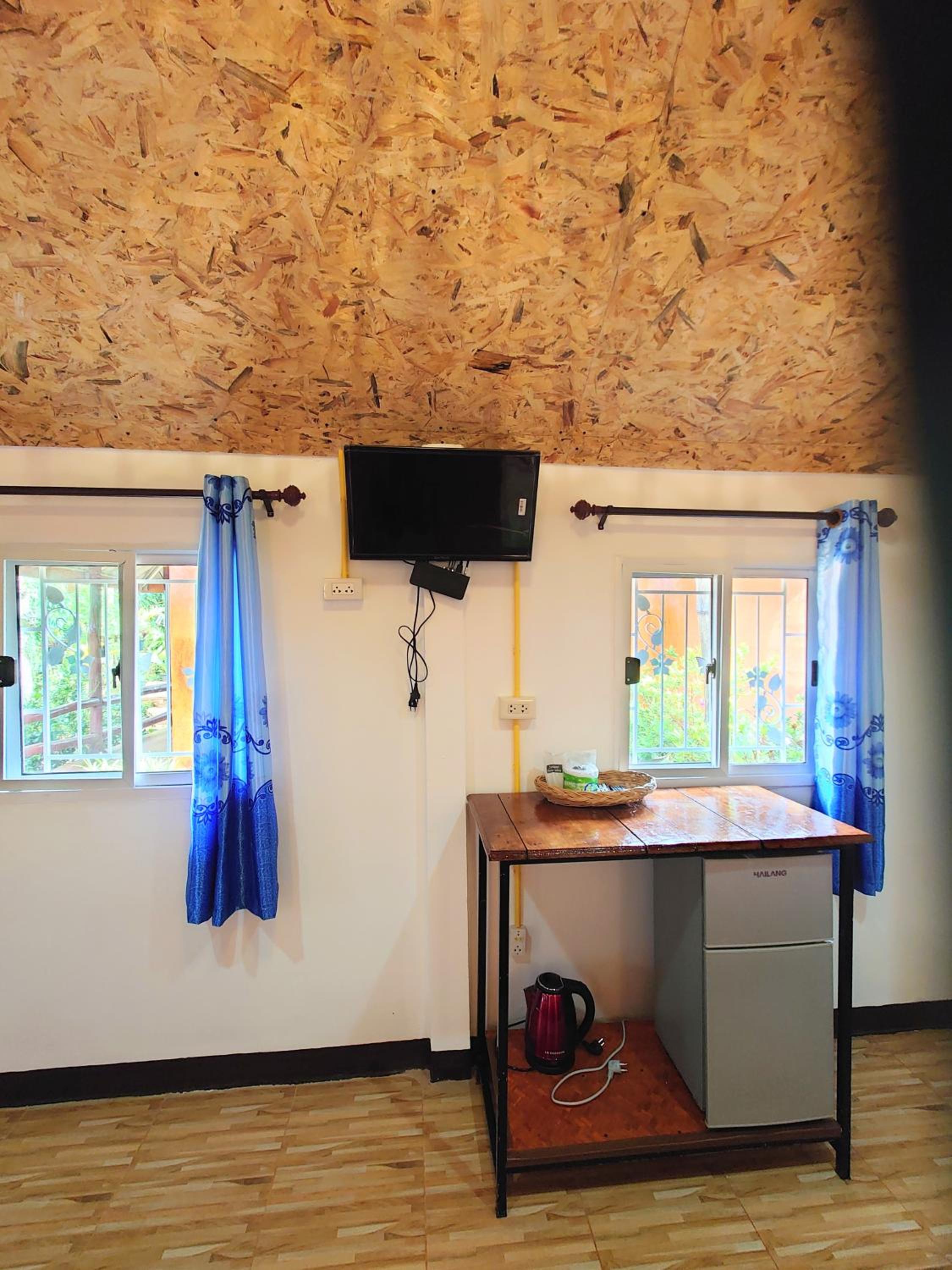 Quadruple Room with Private Bathroom - Photo 5