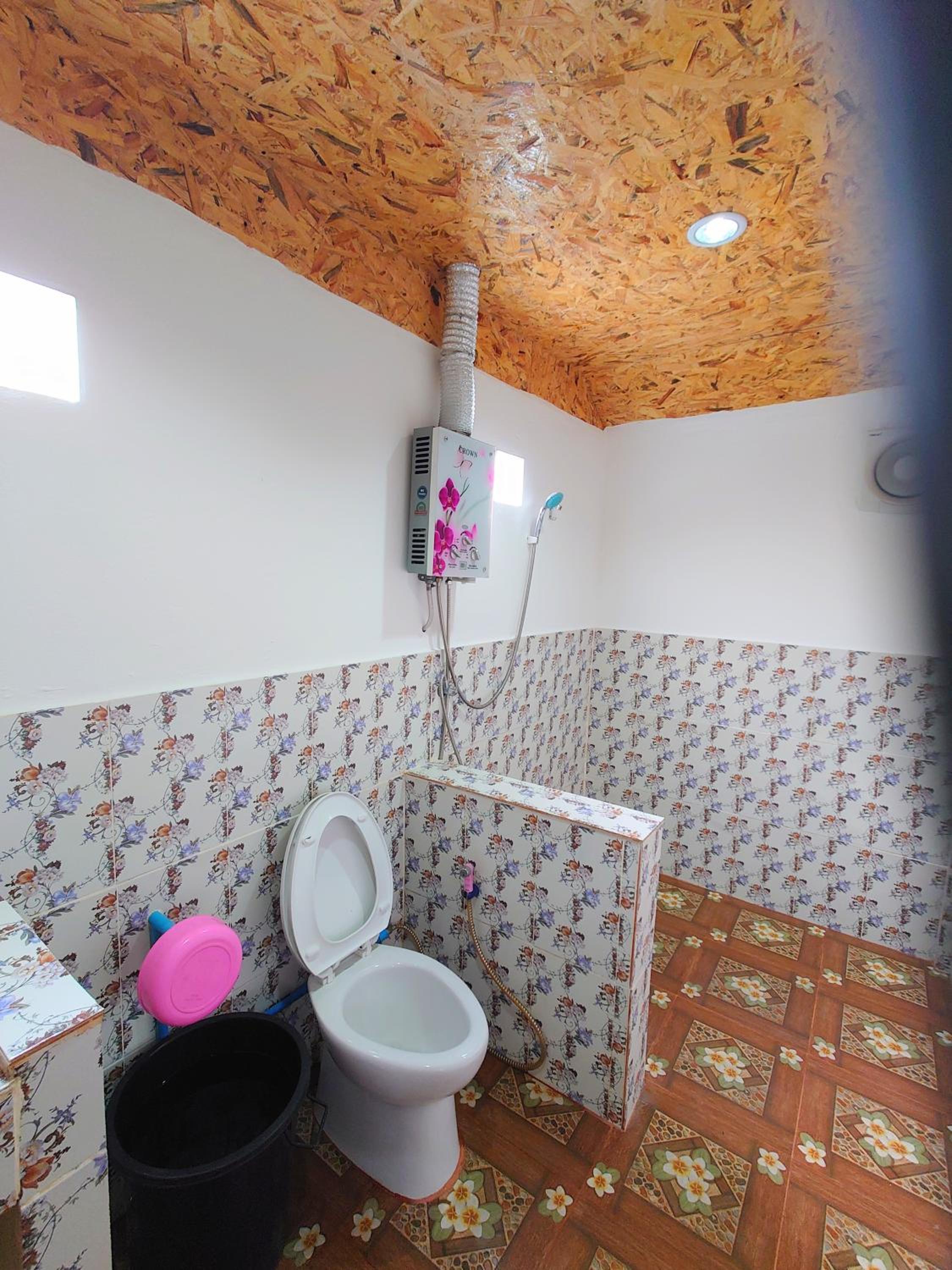 Quadruple Room with Private Bathroom - Photo 4