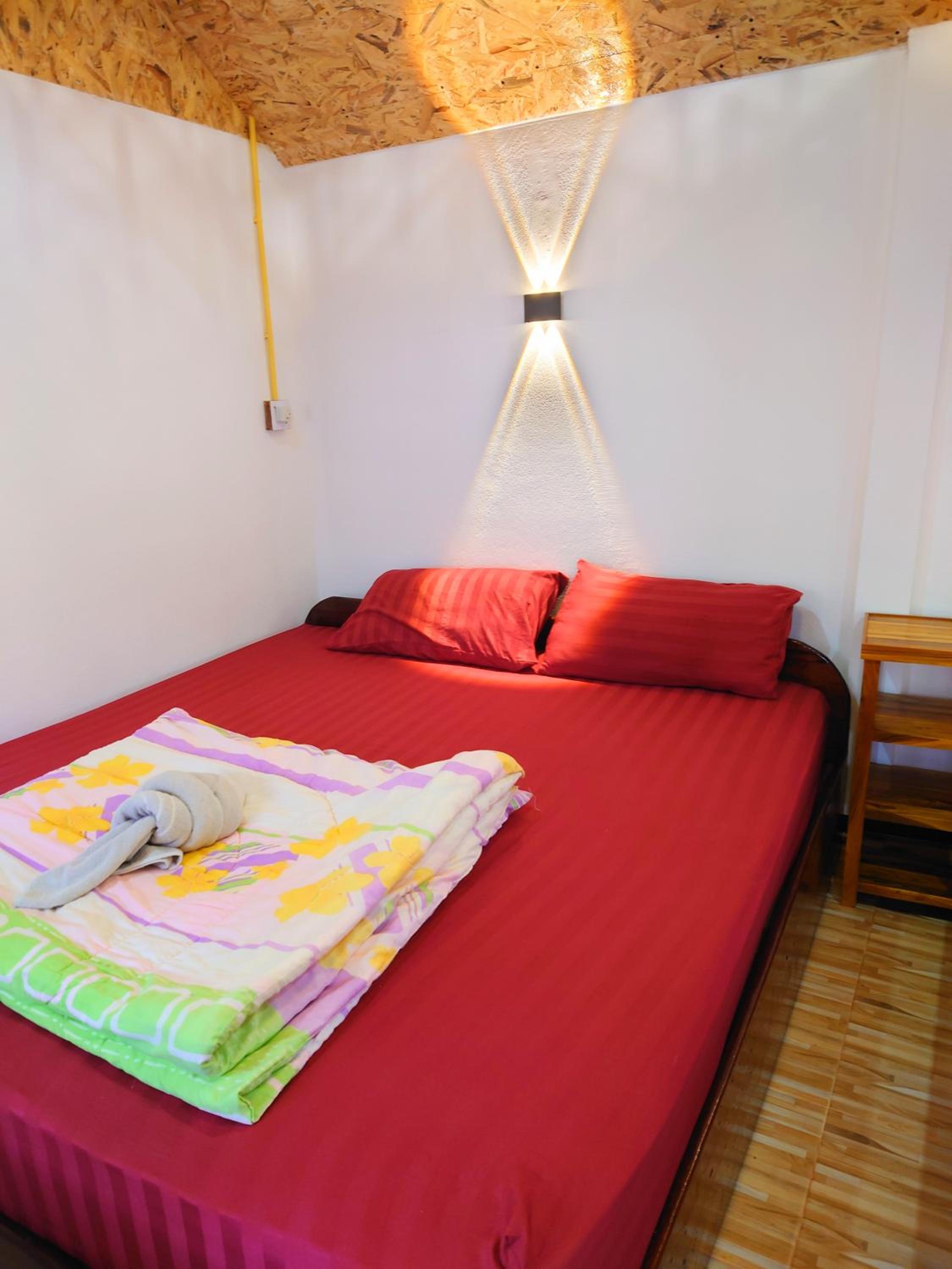 Double Room with Private Bathroom - Photo 9