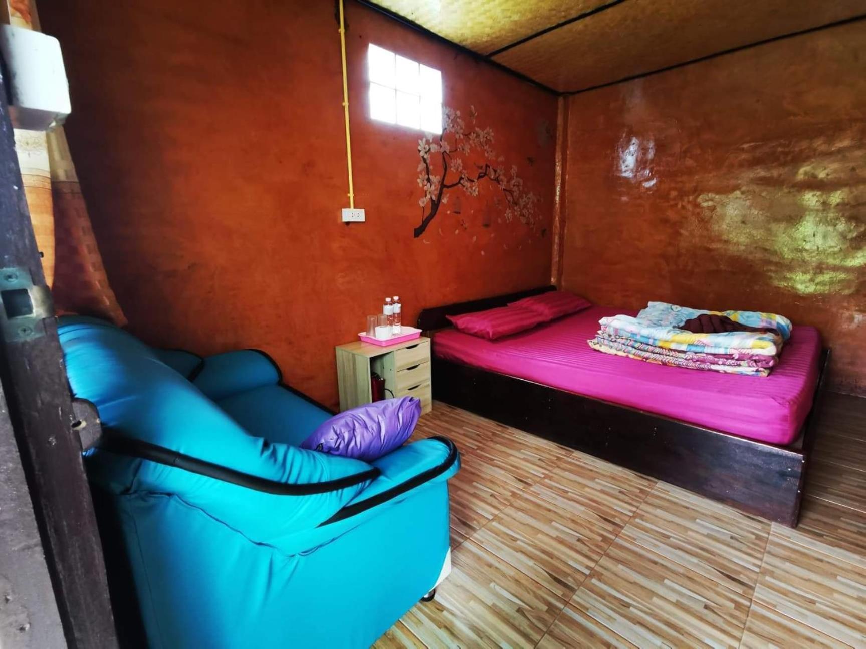 Double Room with Private Bathroom - Photo 7
