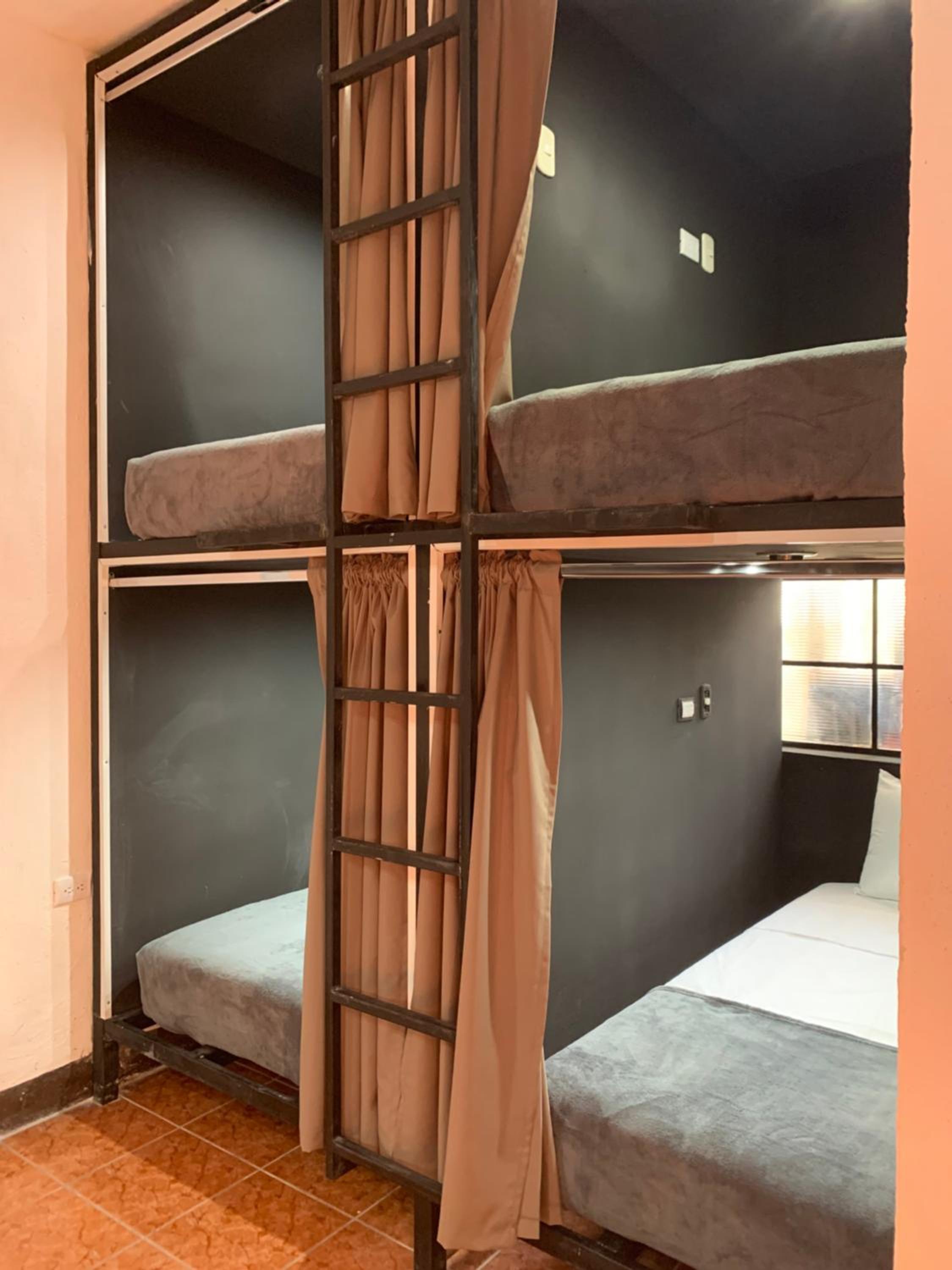 Bed in 8-Bed Mixed Dormitory Room photo 2