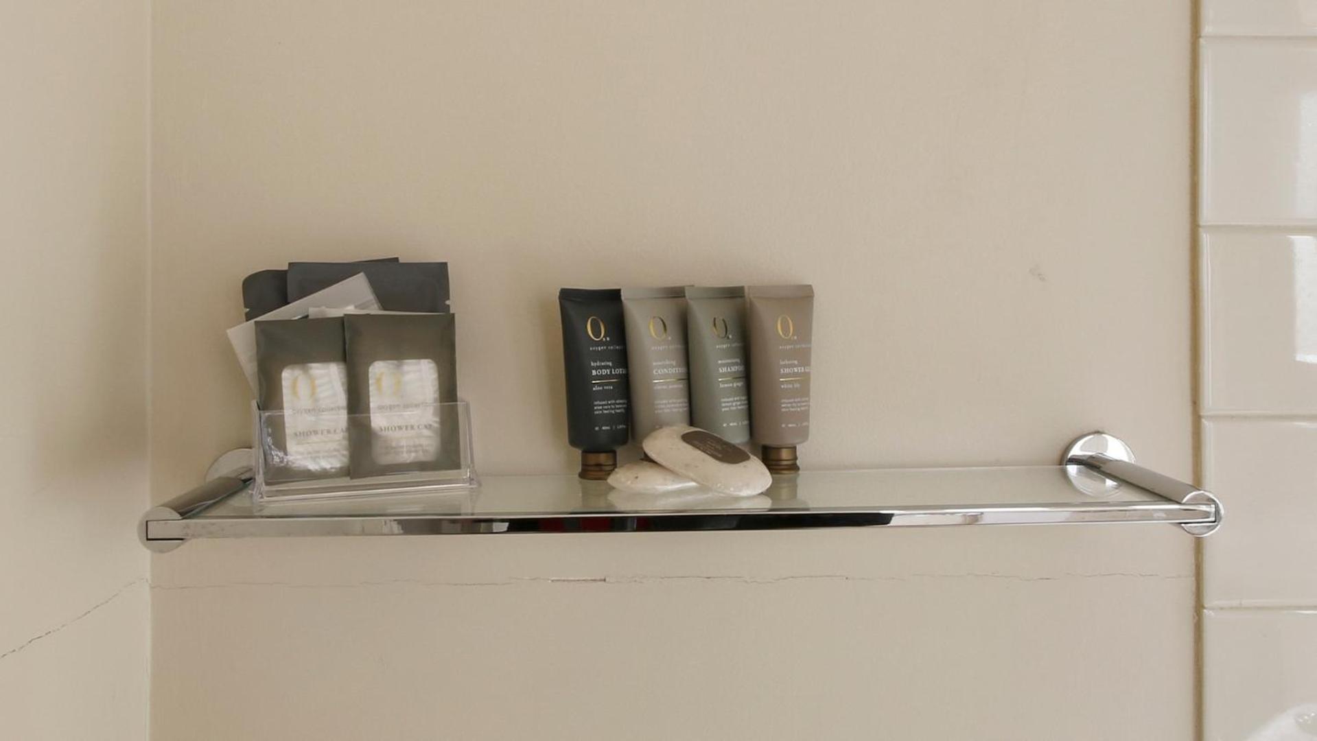 Deluxe King Room with Spa Bath - Photo 3