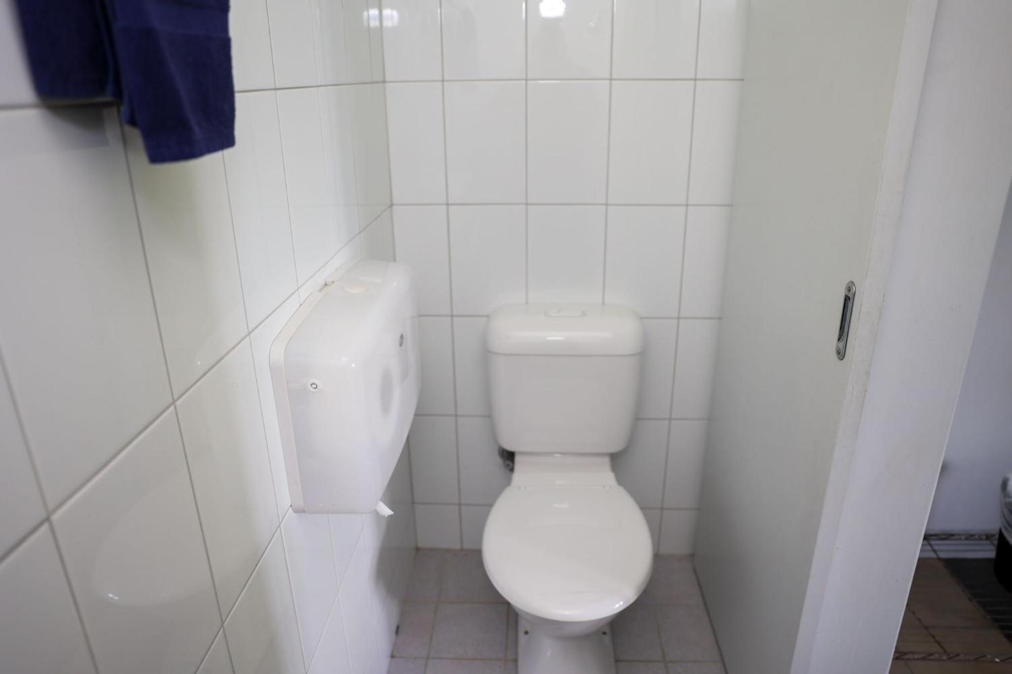 Twin Room with Private Bathroom photo 2