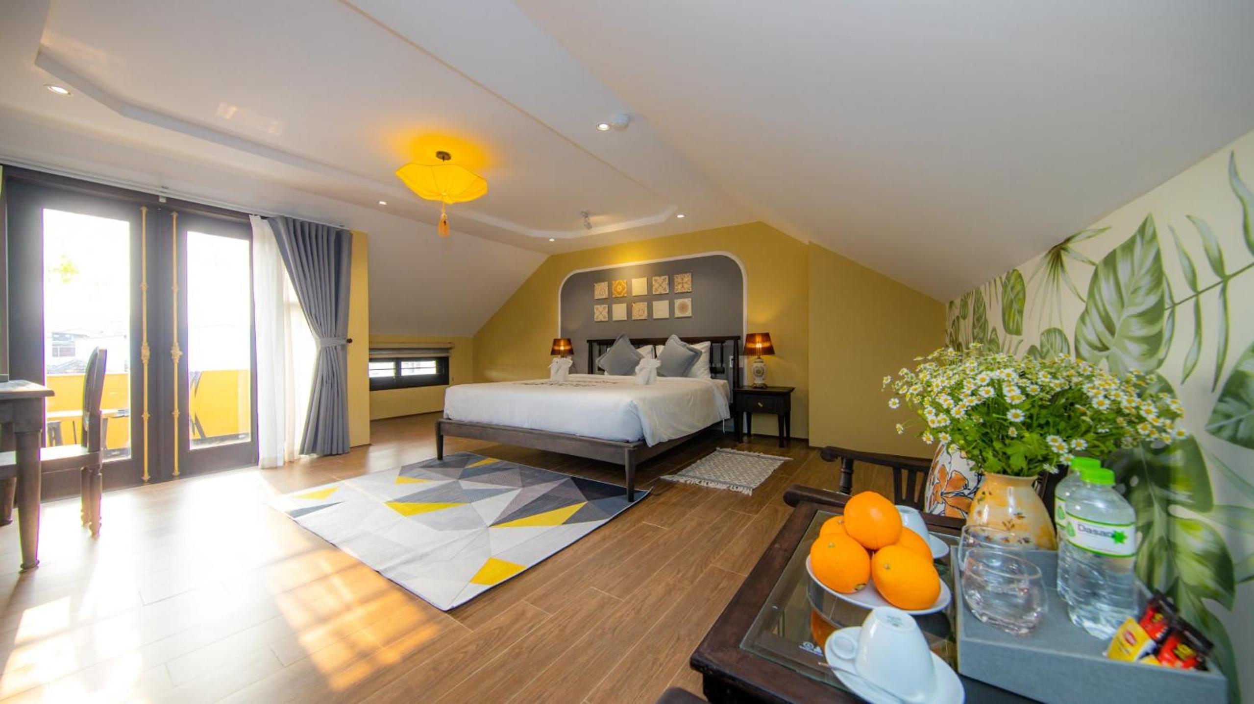 Deluxe Double Room with Bath - Photo 13