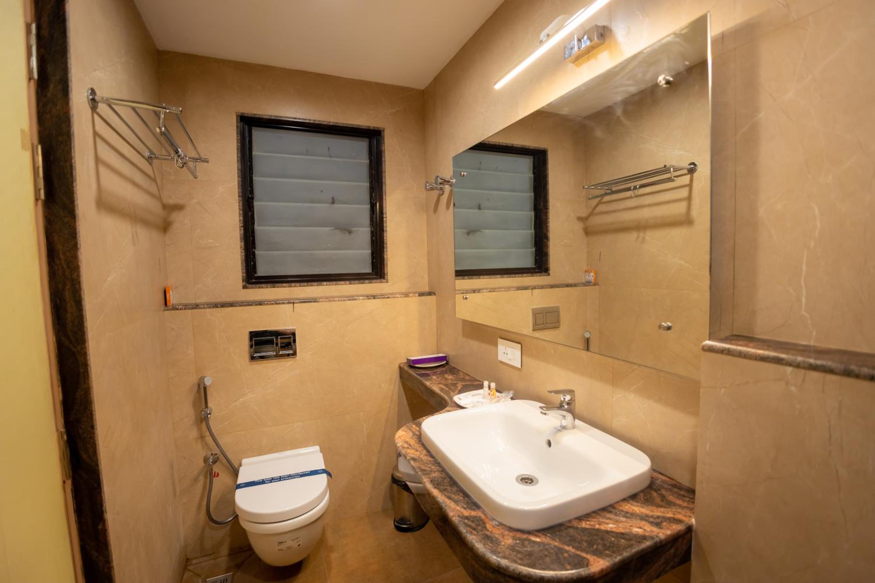 Deluxe Double Room - Photo 7