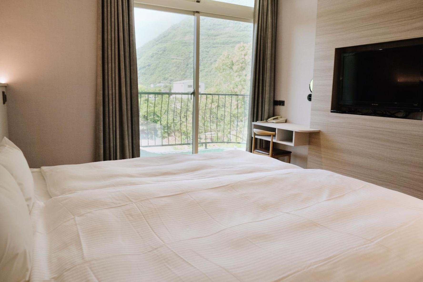 Double Room - Photo 2