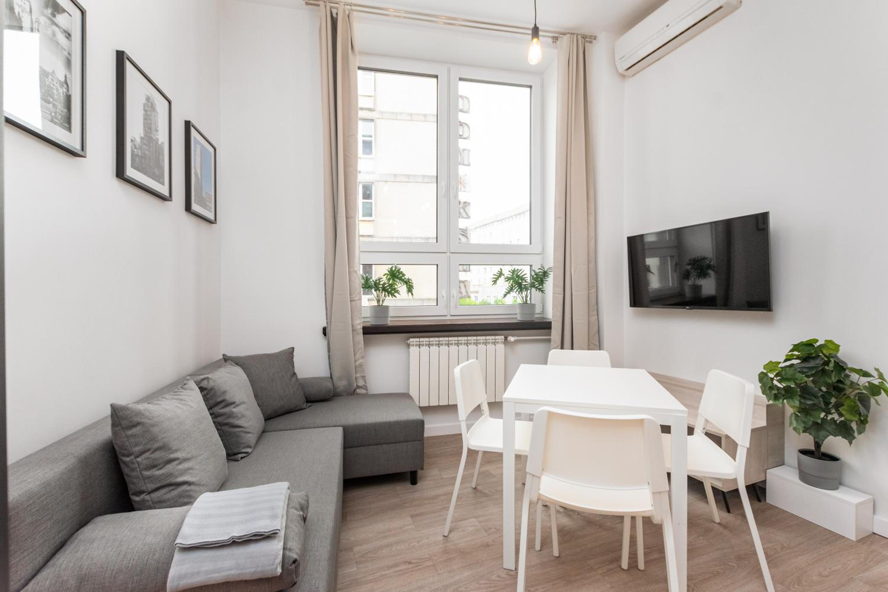 One-Bedroom Apartment - Photo 1