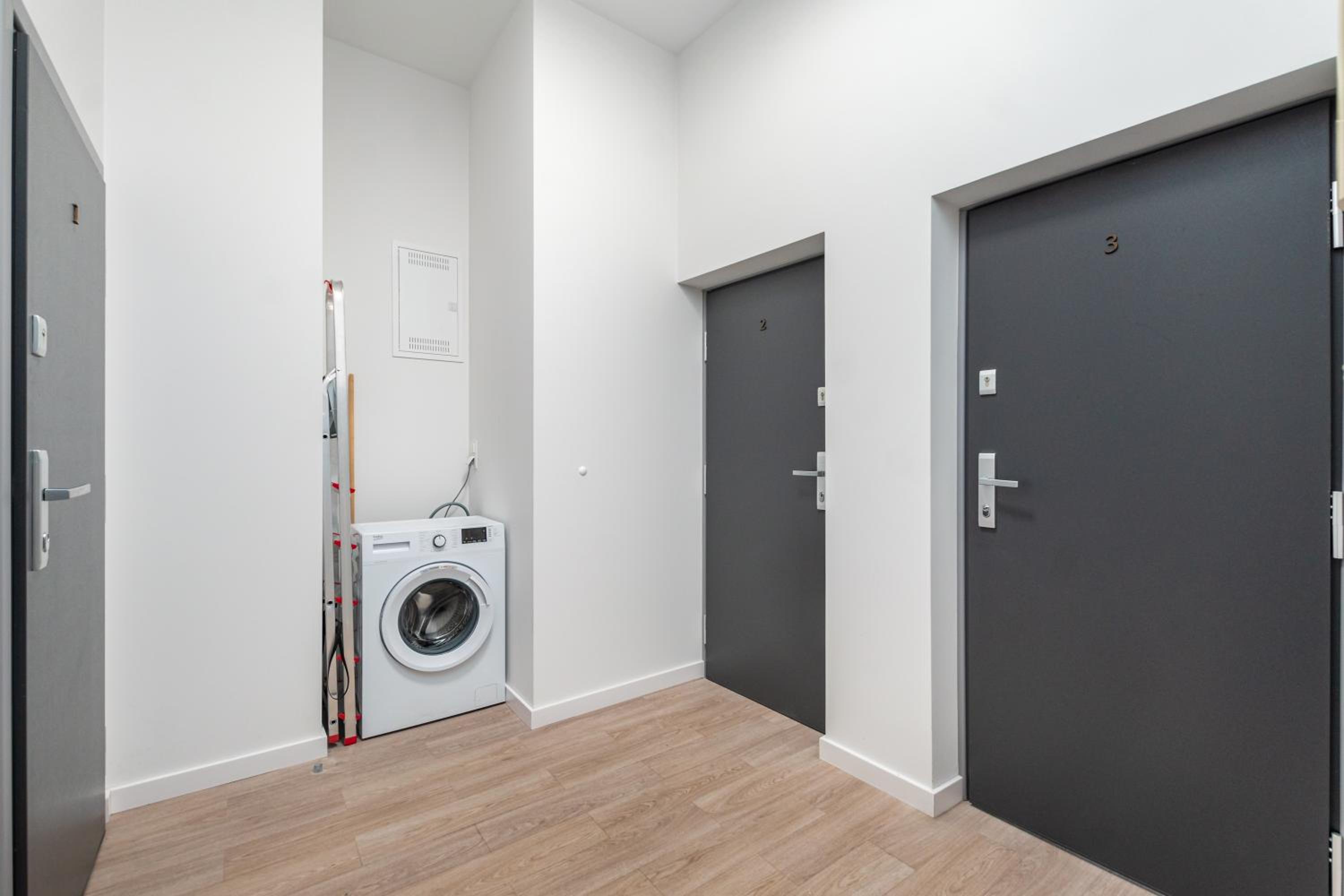 One-Bedroom Apartment - Photo 9