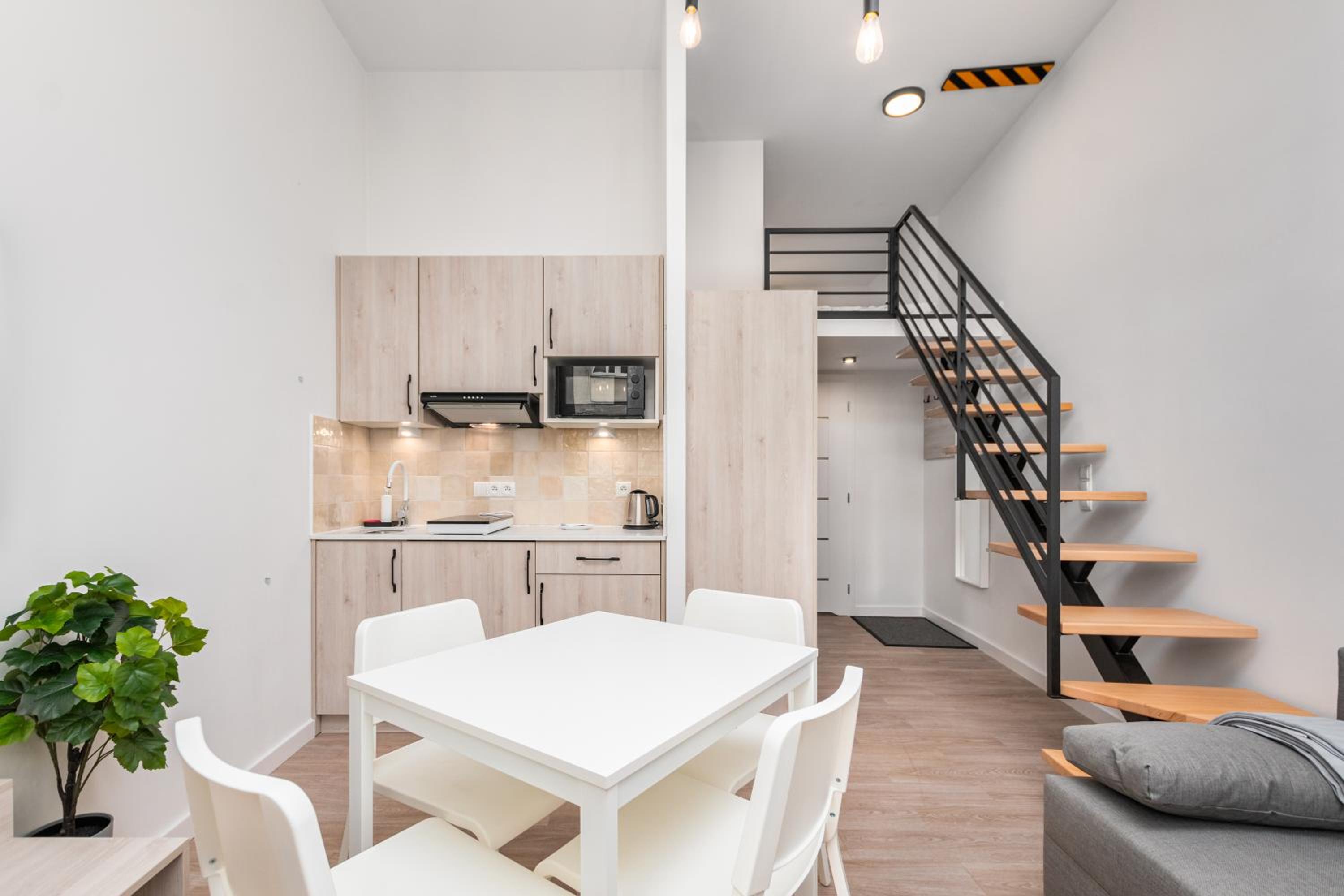 One-Bedroom Apartment - Photo 3
