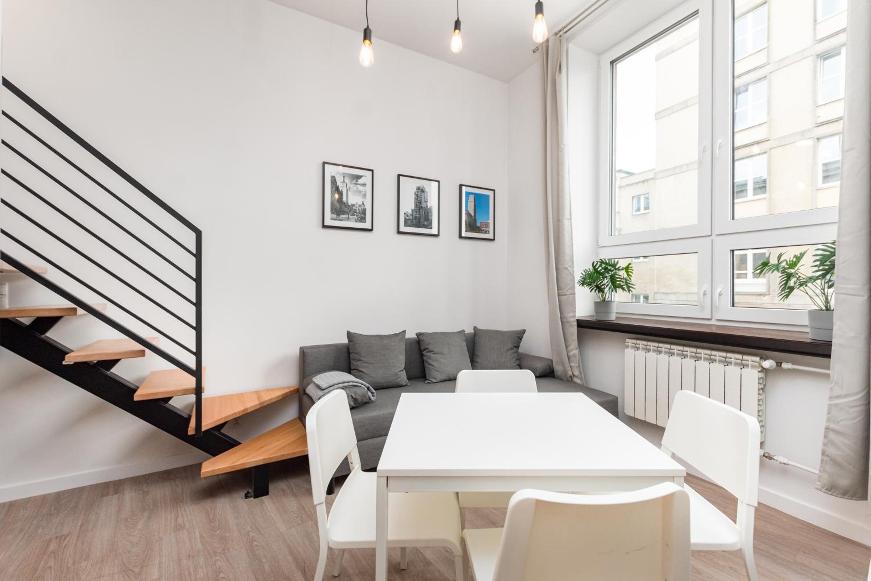 One-Bedroom Apartment - Photo 2