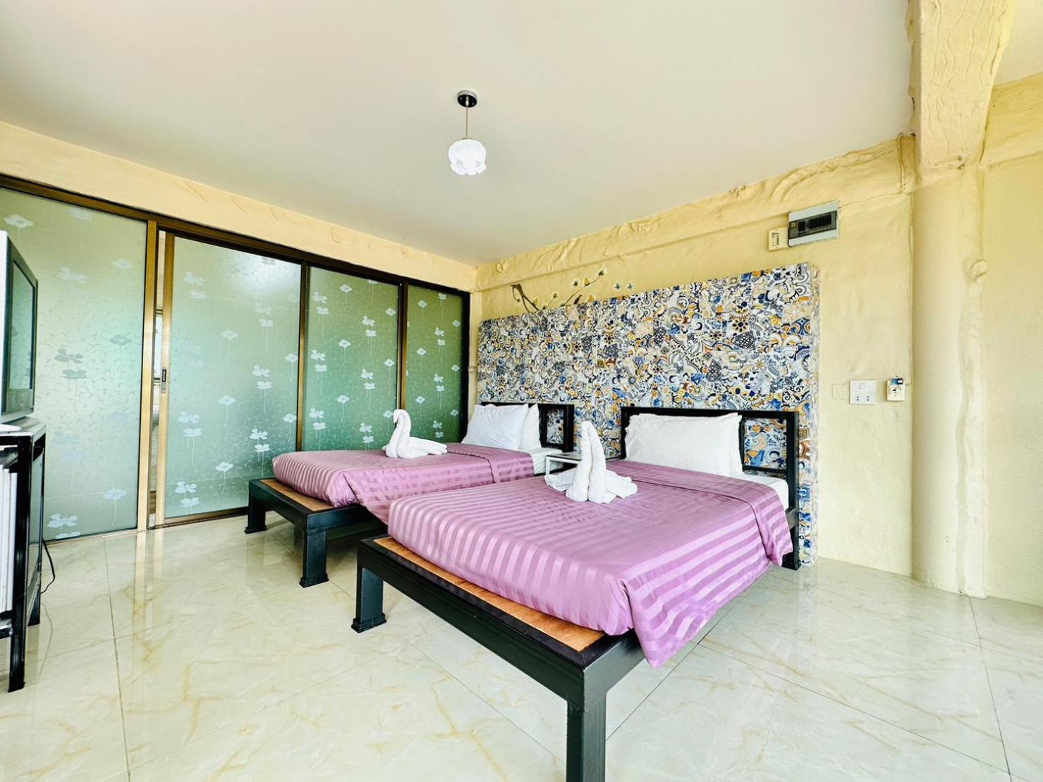 Standard Twin Room
